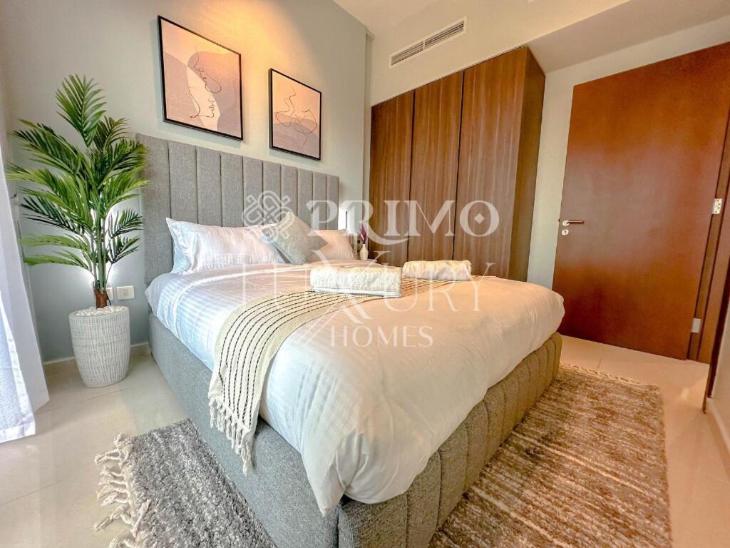 Premium 2-bedroom Living In Reva Residences,