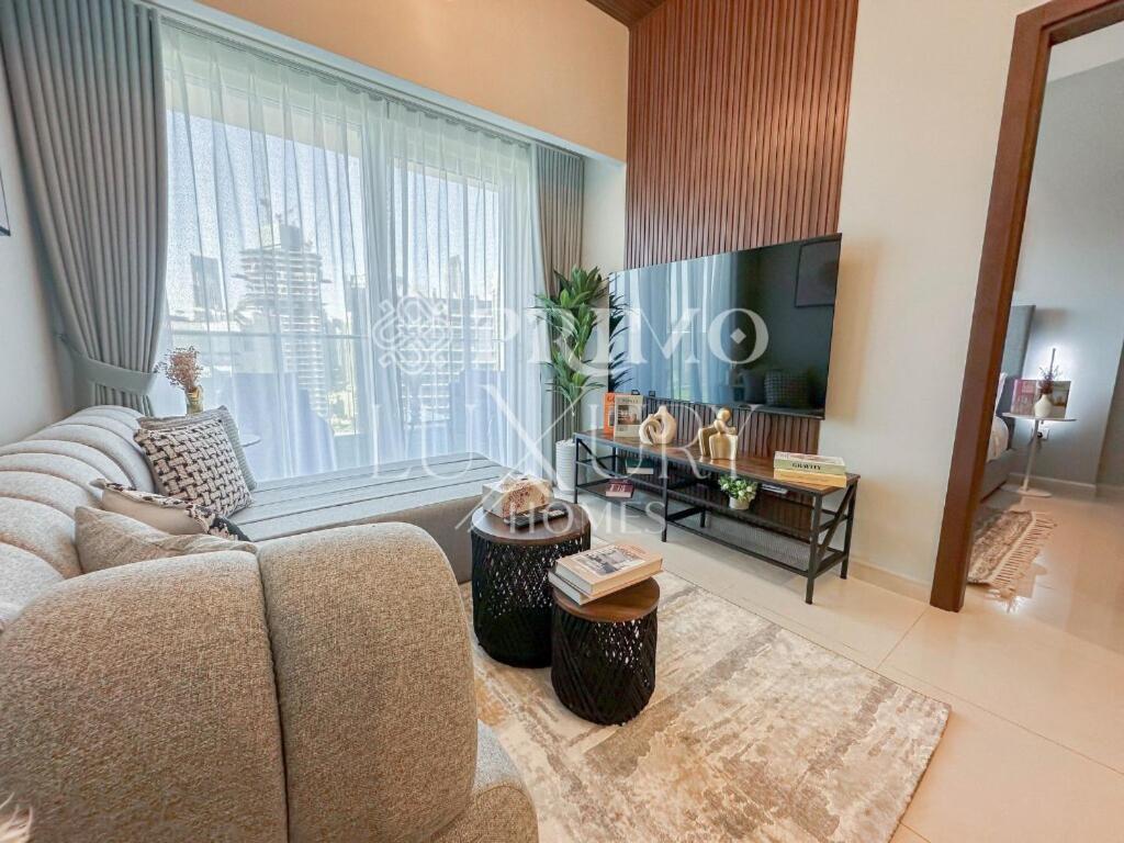 Apartment Premium 2-bedroom Living In Reva Residences, Dubai