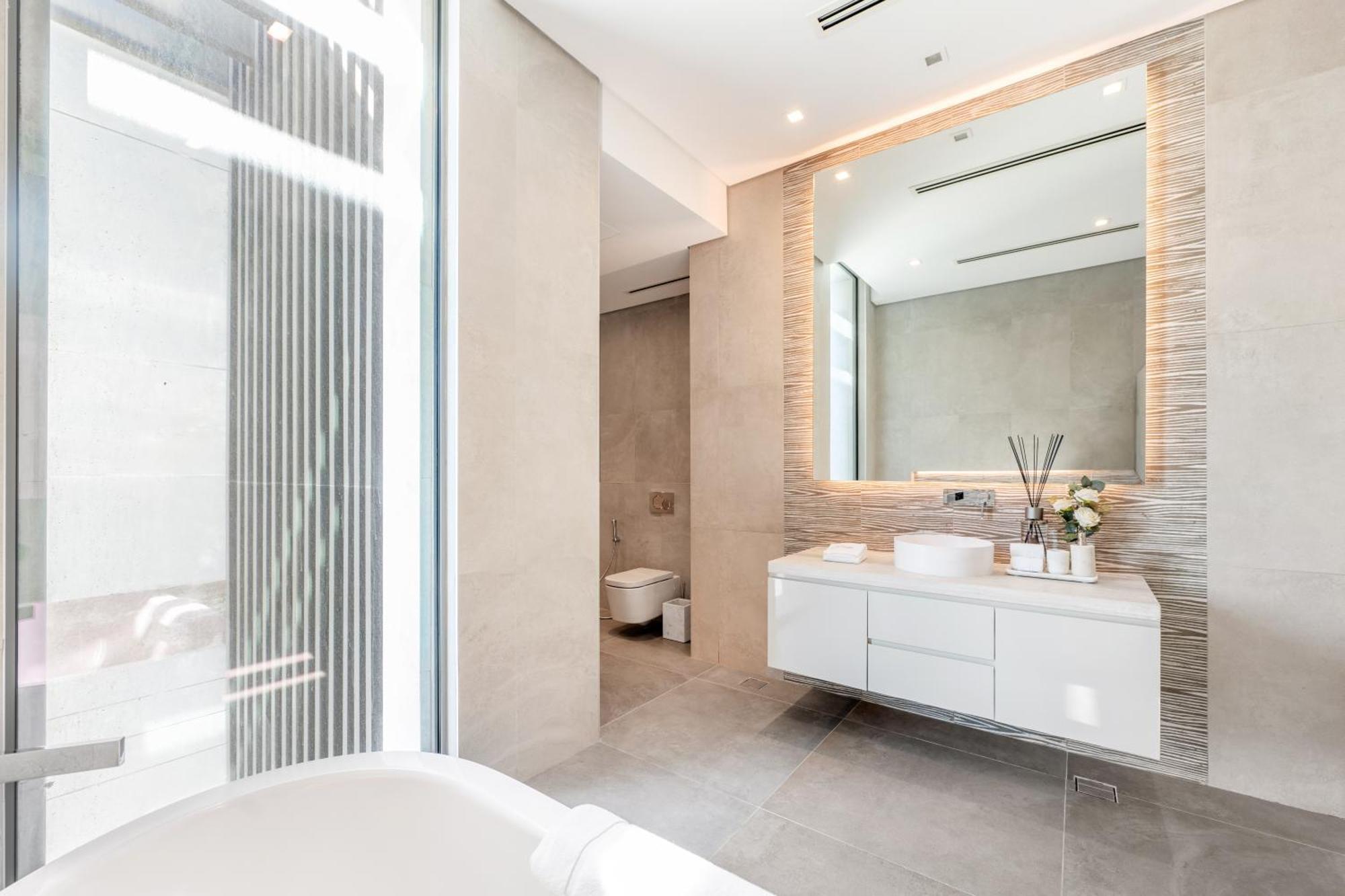 Ultra-luxury 6br Palm - Private Pool & Beach Villa
