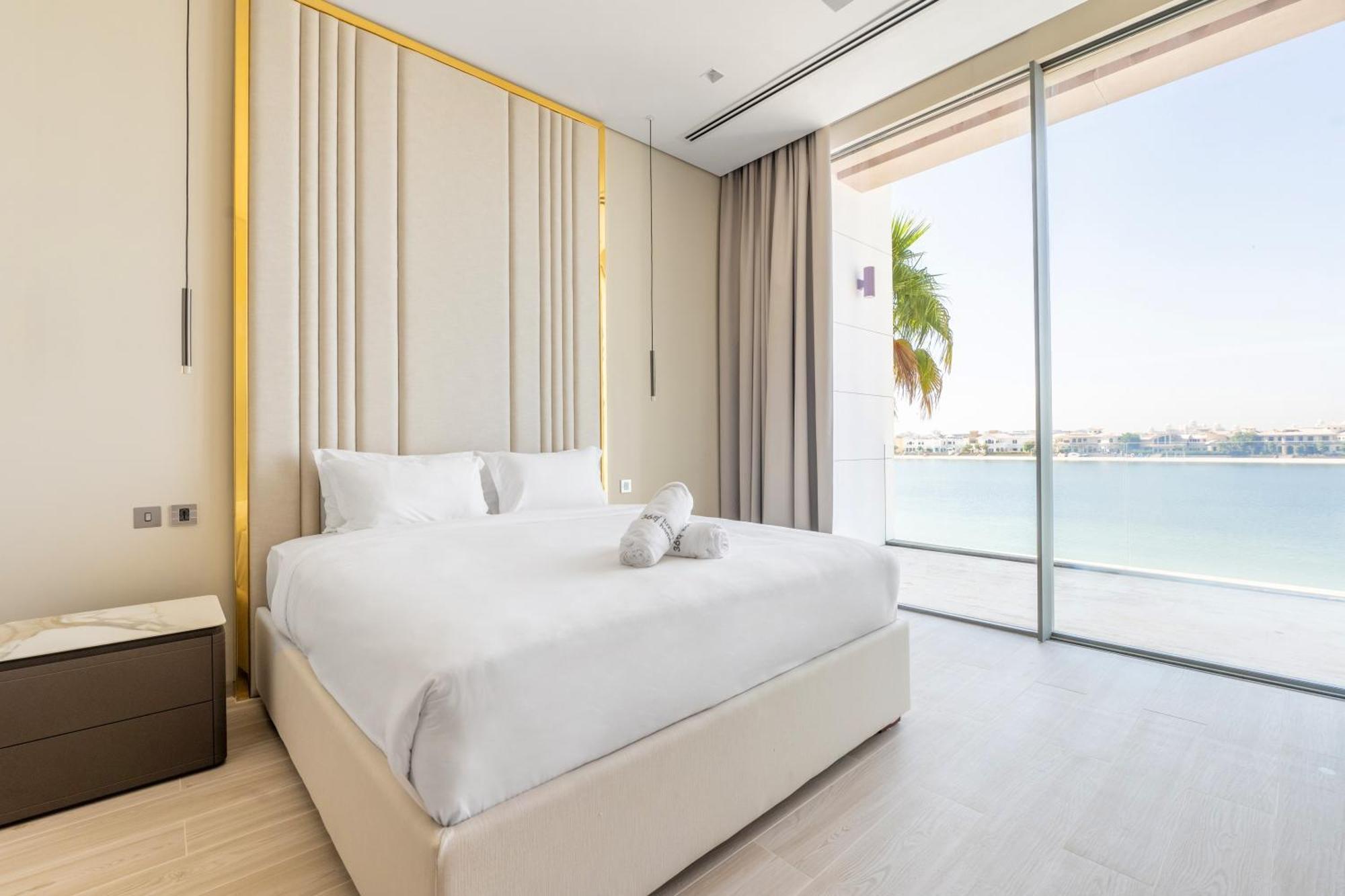 Ultra-luxury 6br Palm - Private Pool & Beach