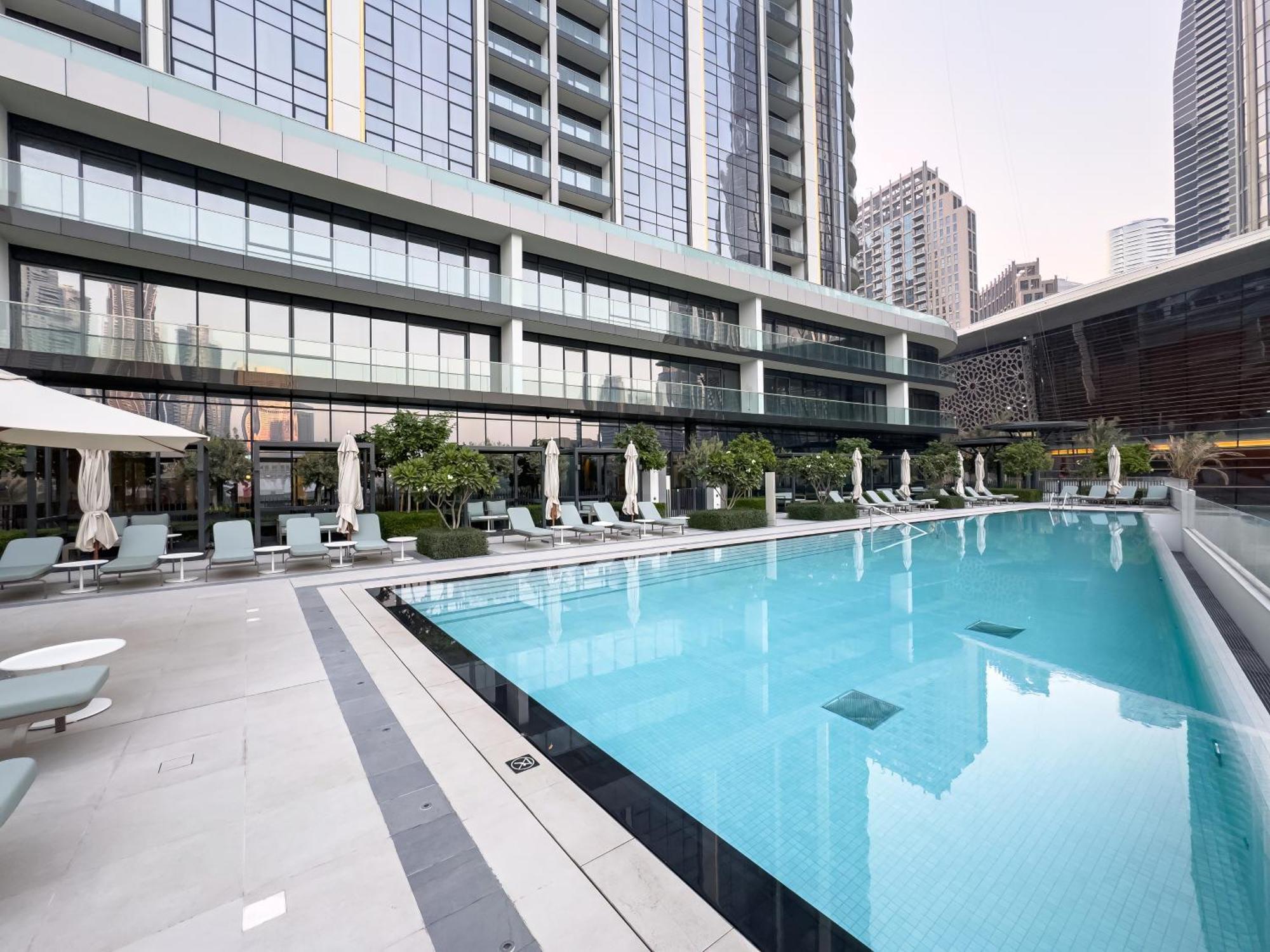 Signature Series 1 Bedroom I Free Parking, Gym, Pool I Playstation 5 I By Skyline Serenity * Dubai