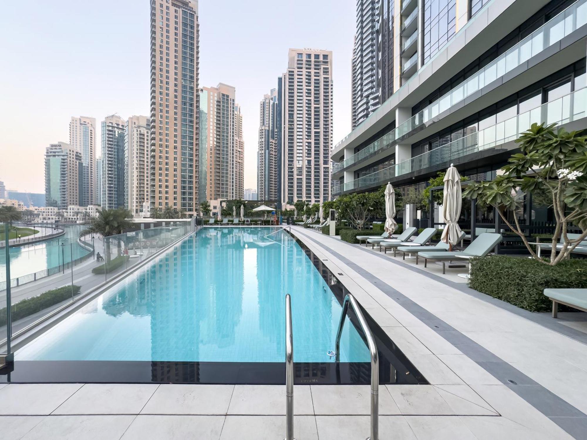 Apartment Signature Series 1 Bedroom I Free Parking, Gym, Pool I Playstation 5 I By Skyline Serenity Dubai