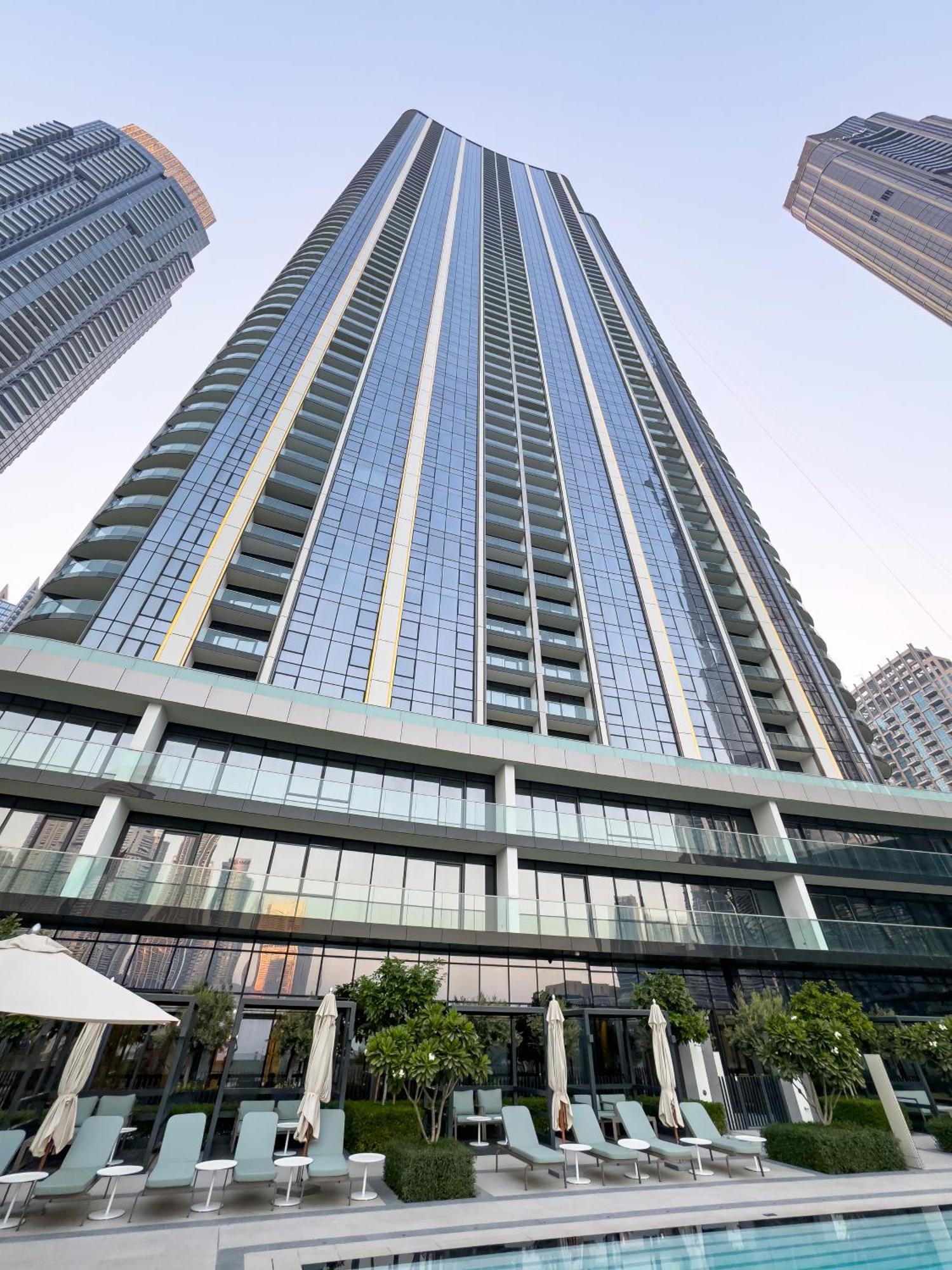 Signature Series 1 Bedroom I Free Parking, Gym, Pool I Playstation 5 I By Skyline Serenity Dubai