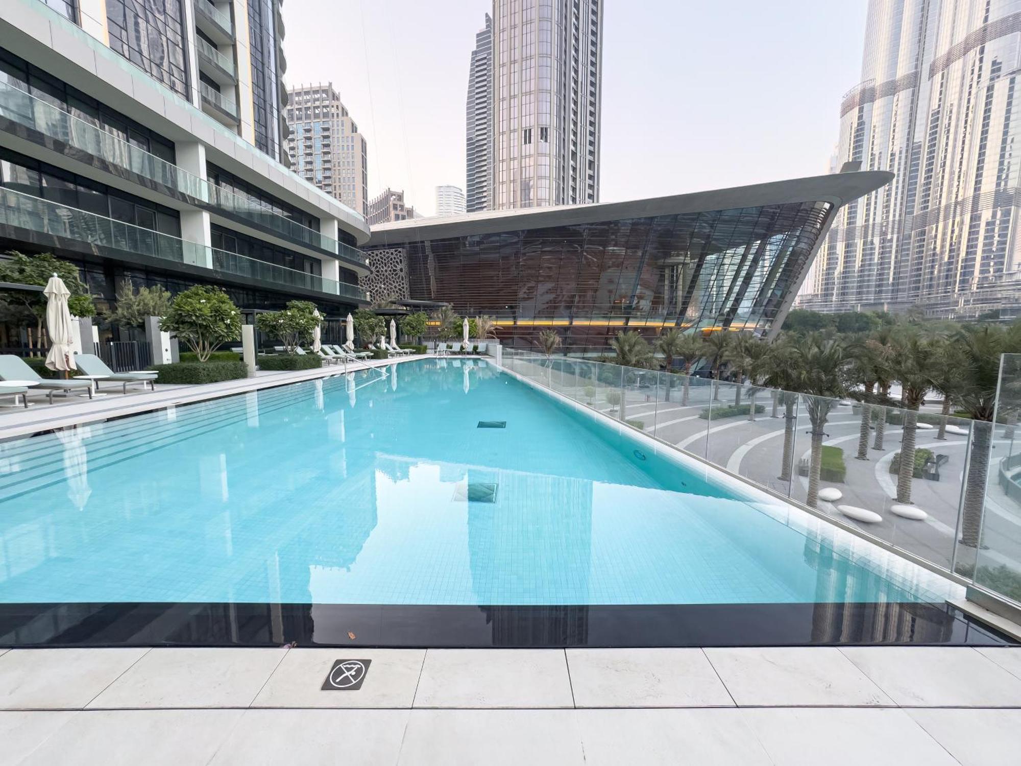 Apartment Signature Series 1 Bedroom I Free Parking, Gym, Pool I Playstation 5 I By Skyline Serenity