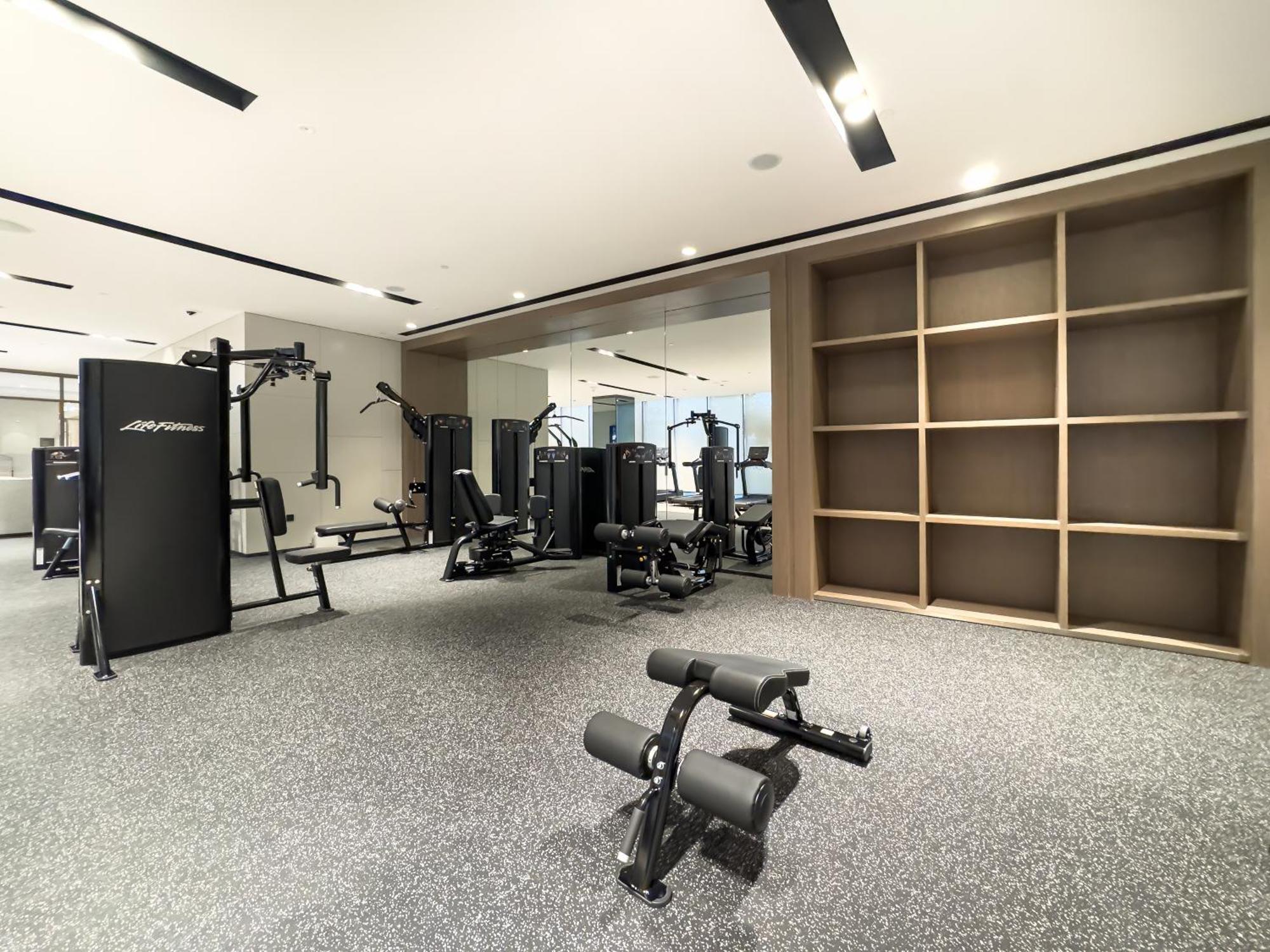 Signature Series 1 Bedroom I Free Parking, Gym, Pool I Playstation 5 I By Skyline Serenity Apartment *