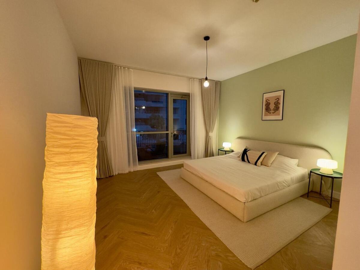 Burj Khalifaview Luxury 1-bedroom *