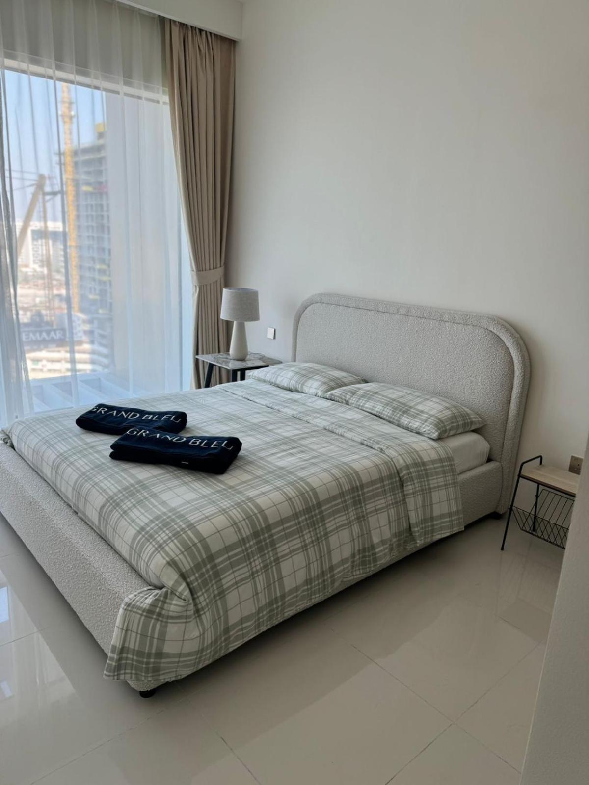 Apartment Grand Bleu Tower Interiors By Elie Saab - Emaar Beachfront - Emaar *
