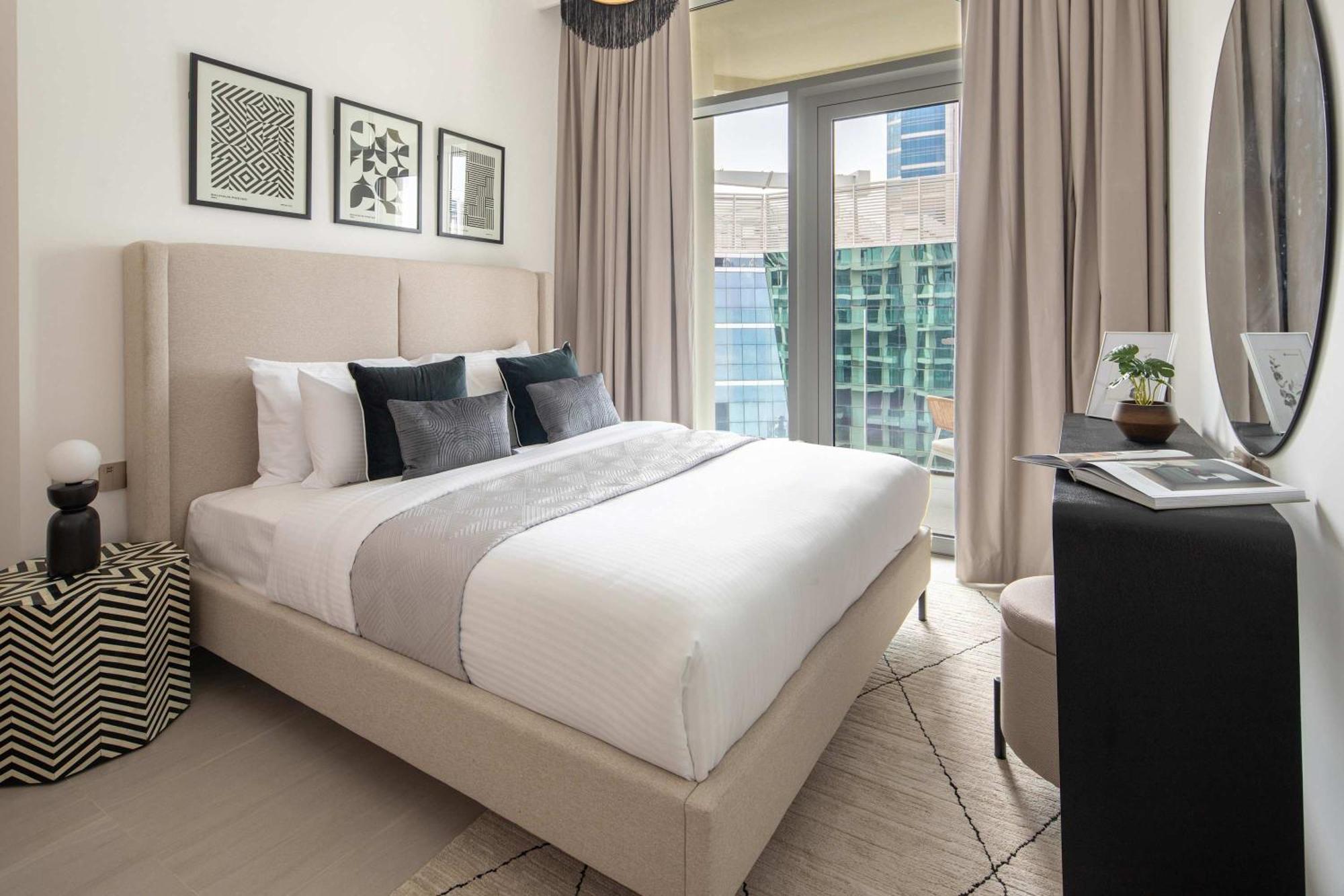 Frank Porter - Urban Oasis Apartment Dubai