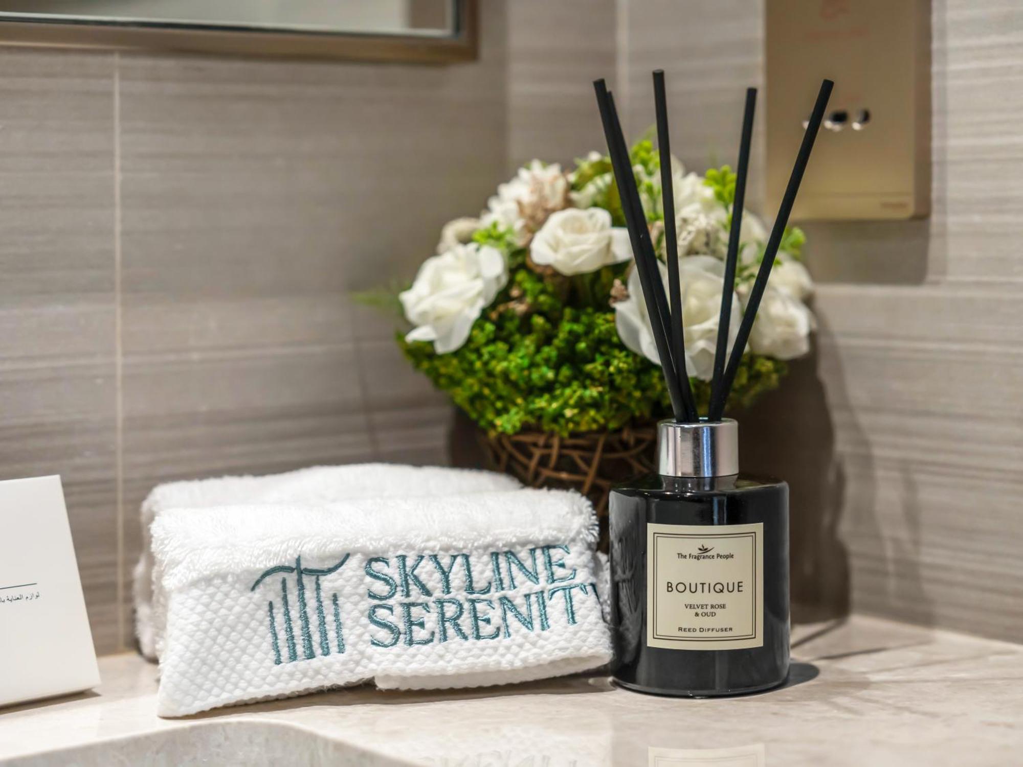 Signature Series 1 Bedroom I Free Parking, Gym, Pool I Playstation 5 I By Skyline Serenity Dubai