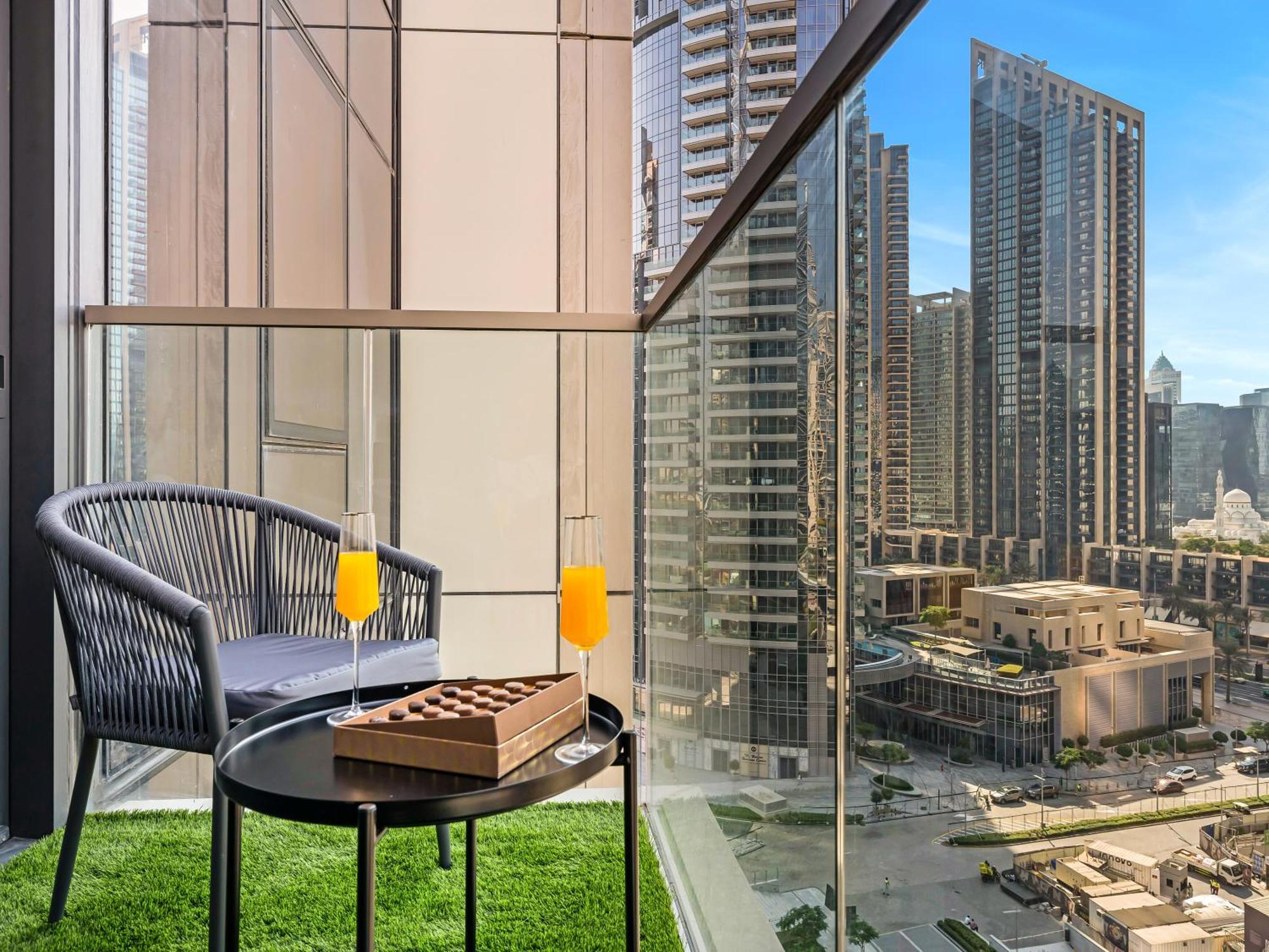 Signature Series 1 Bedroom I Free Parking, Gym, Pool I Playstation 5 I By Skyline Serenity * Dubai