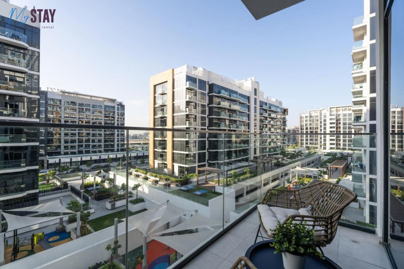 Apartment Elegant 1br At Azizi Riviera