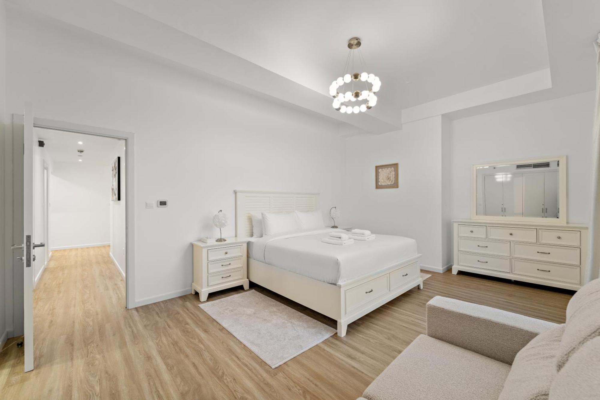 Elegant 2br With Seaview In Jbr L Walk To The Apartment