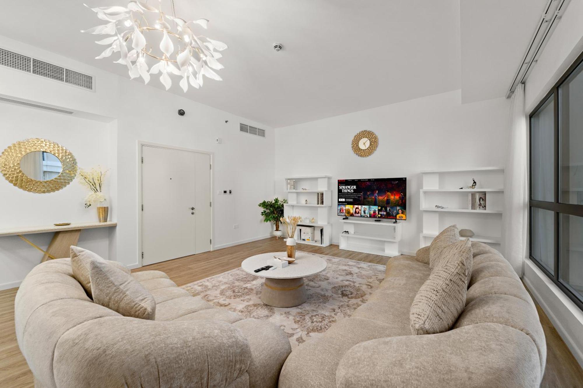 Elegant 2br With Seaview In Jbr L Walk To The Apartment *