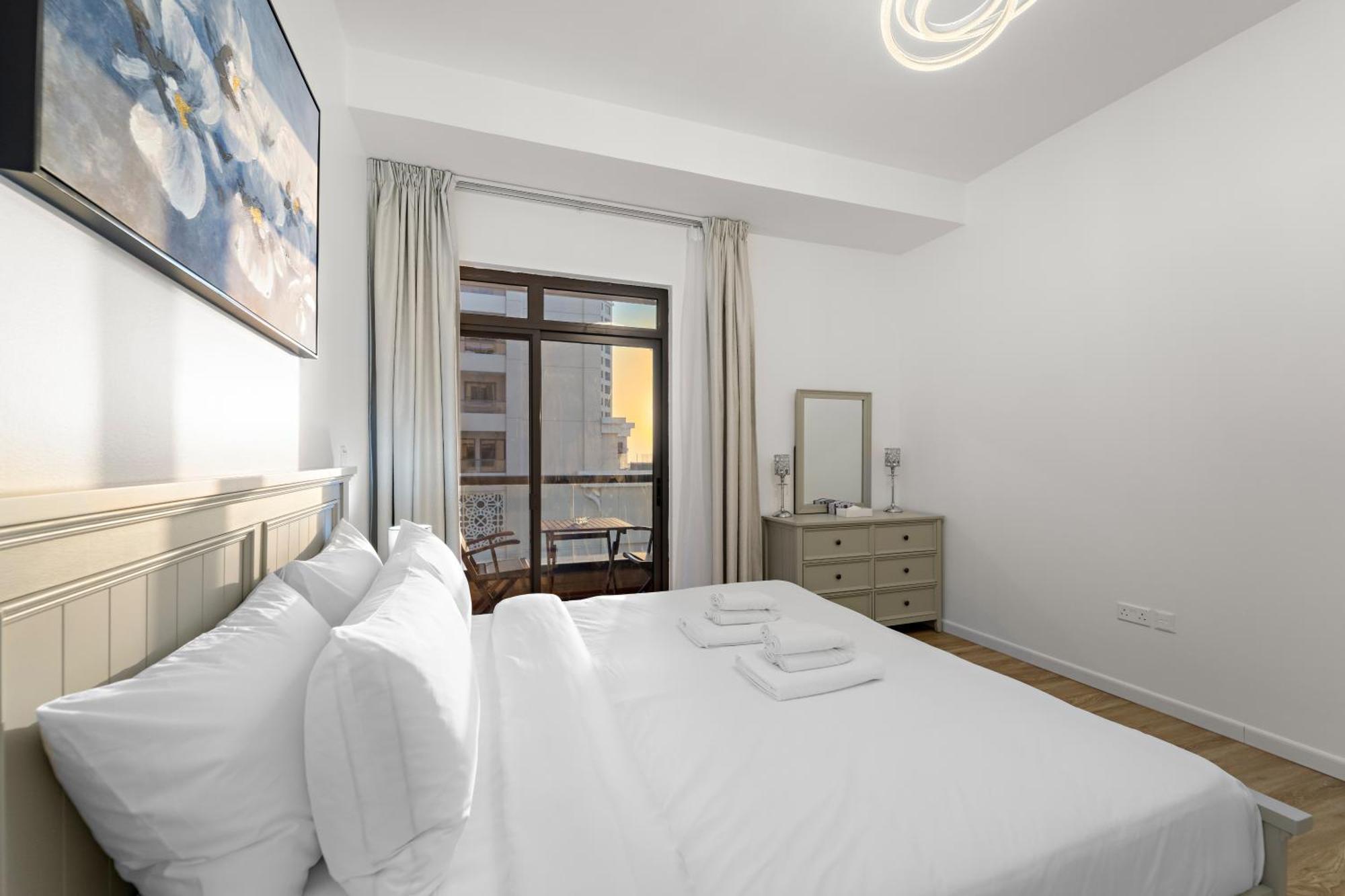 Elegant 2br With Seaview In Jbr L Walk To The Apartment