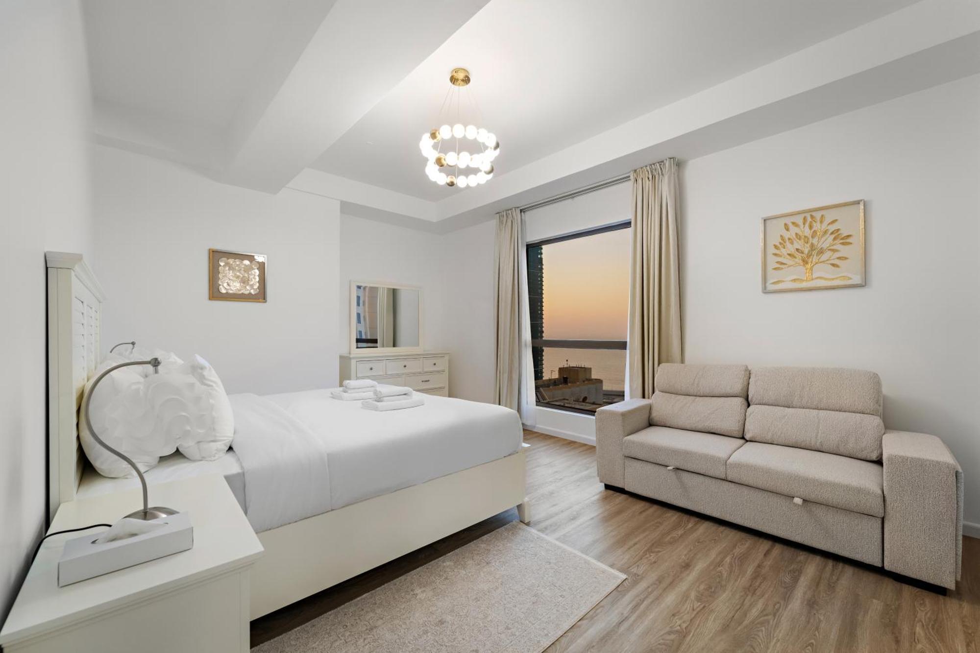 Elegant 2br With Seaview In Jbr L Walk To The Apartment