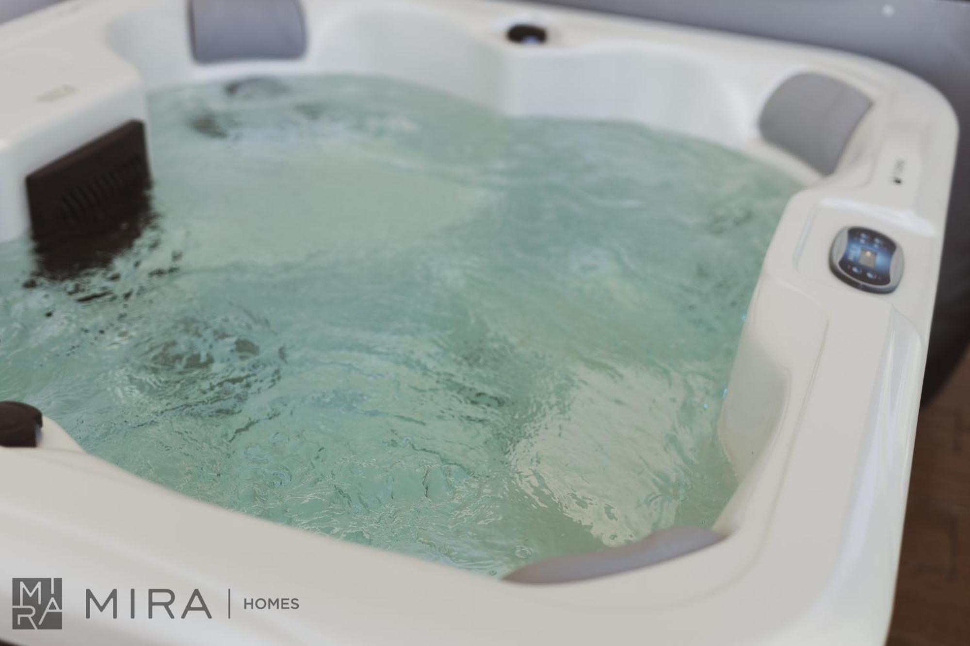 Mira Homes - Lovely 1 Bedroom In Business Bay With Sauna And Jacuzzi *