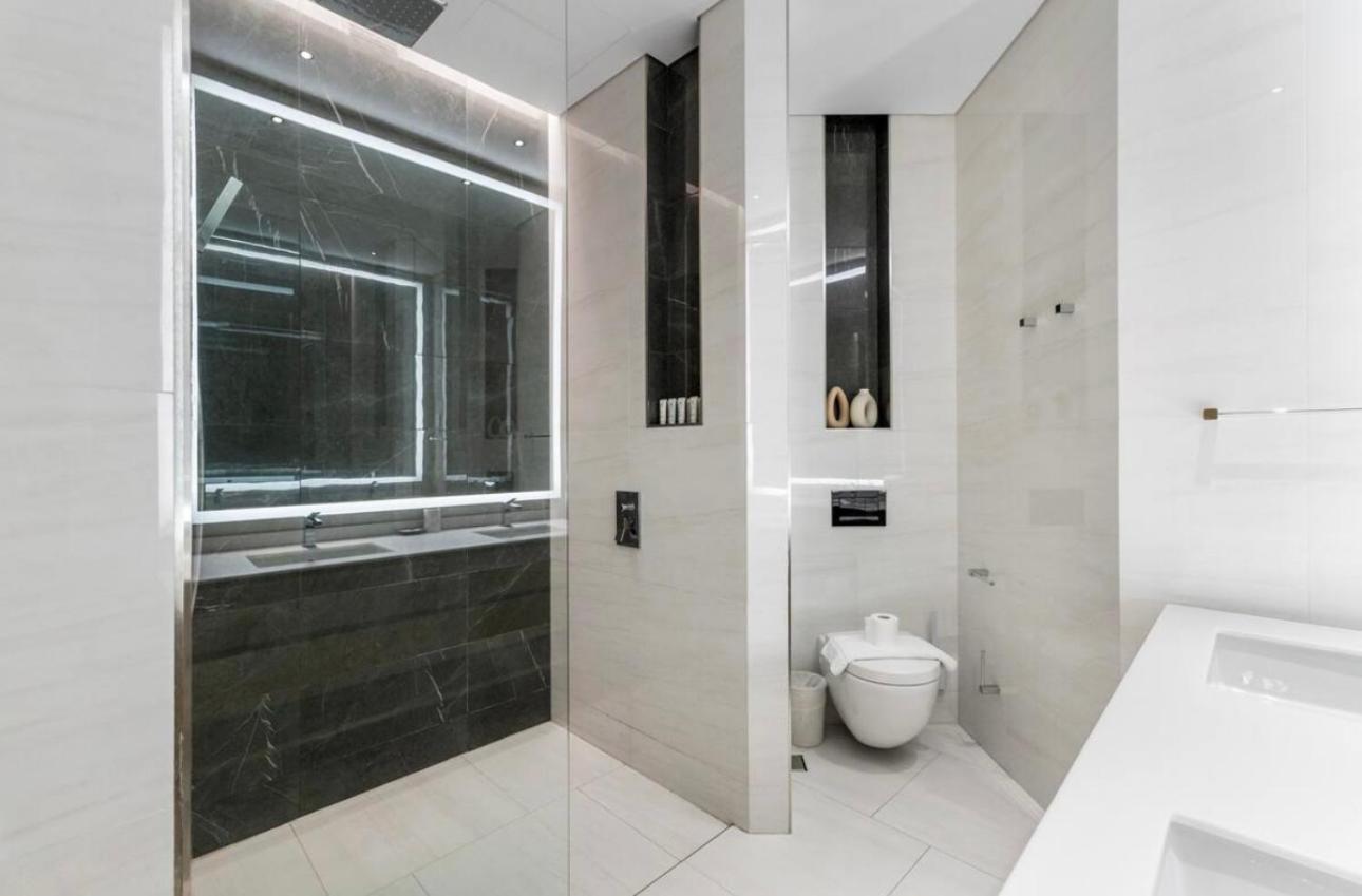 1 Bedroom Duplex In Serviced 5 Stars Dubai