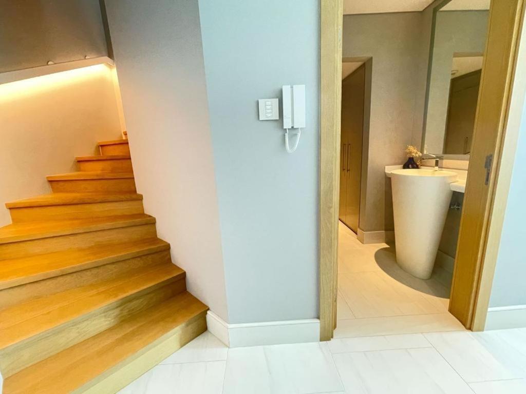 1 Bedroom Duplex In Serviced 5 Stars Apartment