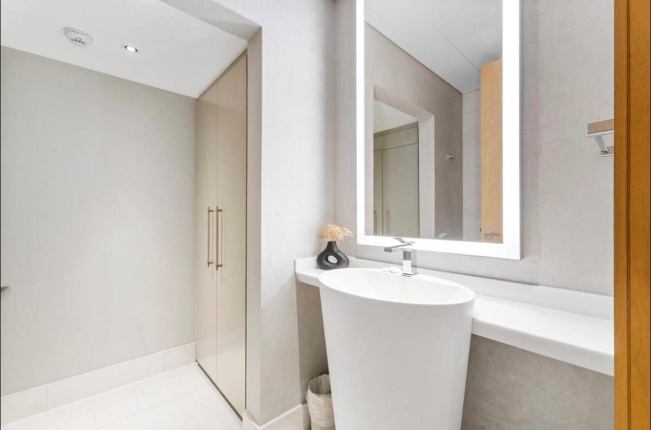 Apartment 1 Bedroom Duplex In Serviced 5 Stars Dubai