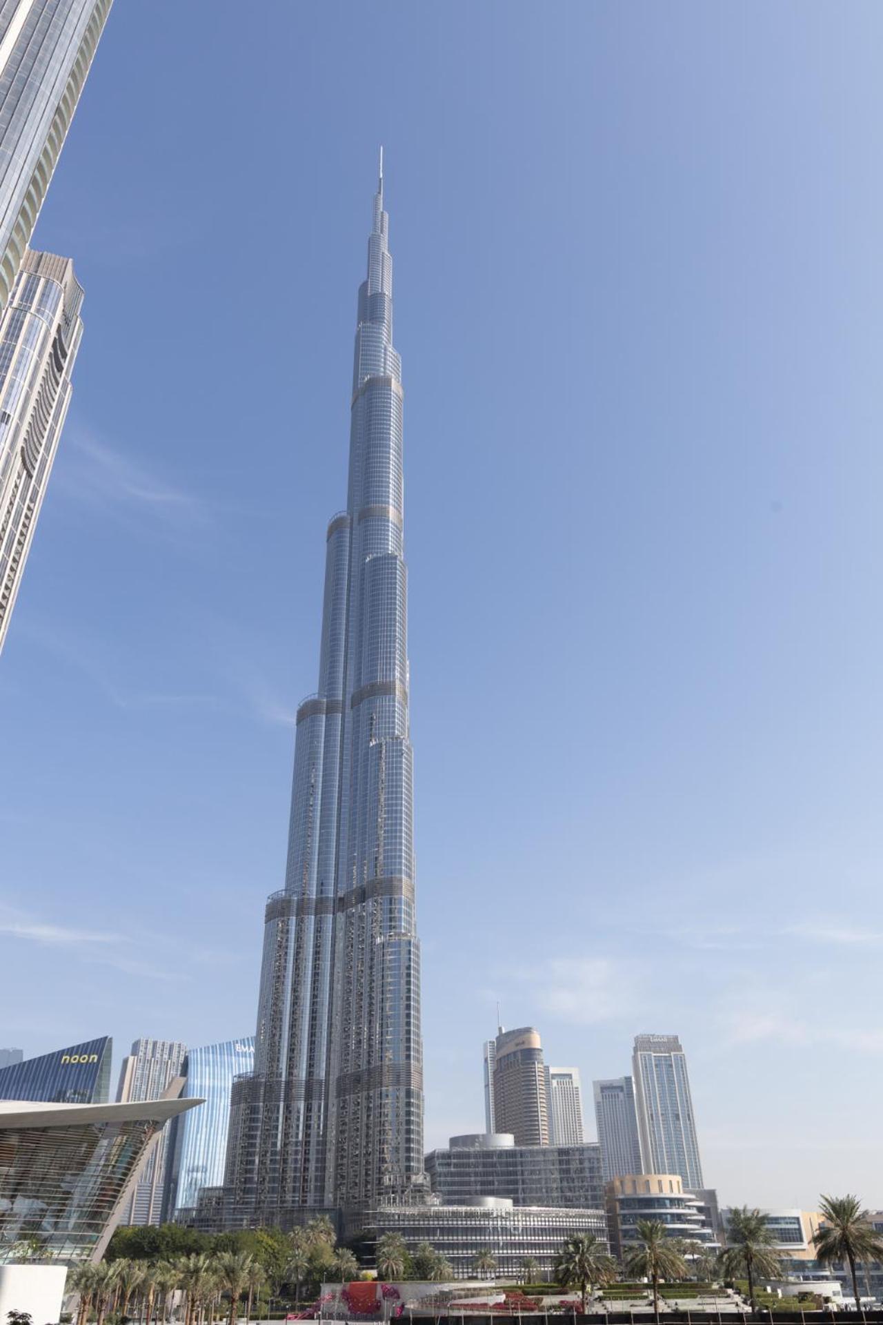Steps To Mall & Burj, Ideal In Downtown Apartment