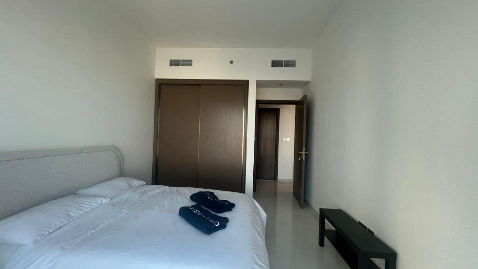 Apartment Grand Bleu Tower Interiors By Elie Saab - Emaar Beachfront - Emaar