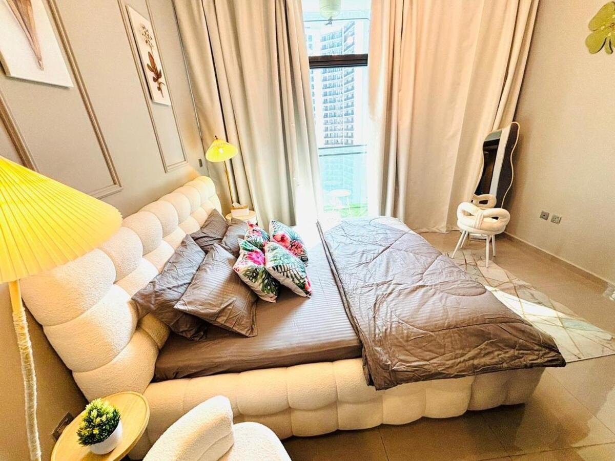 Chic 1 Bhk In Downtown Apartment Dubai