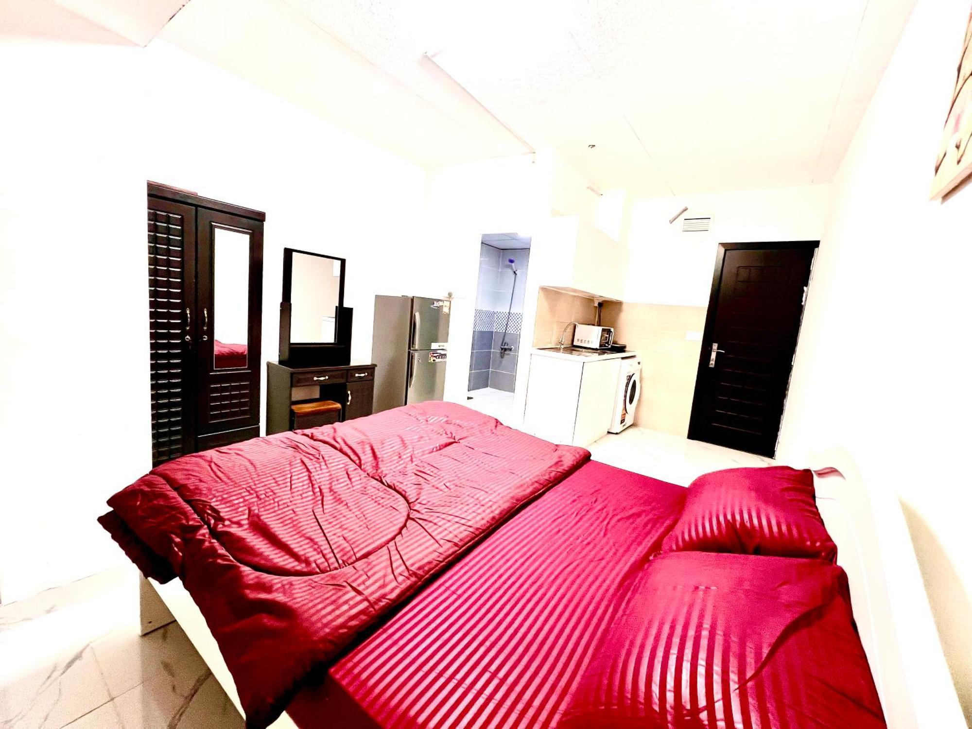 Sheikh Zayed Road Apartment *