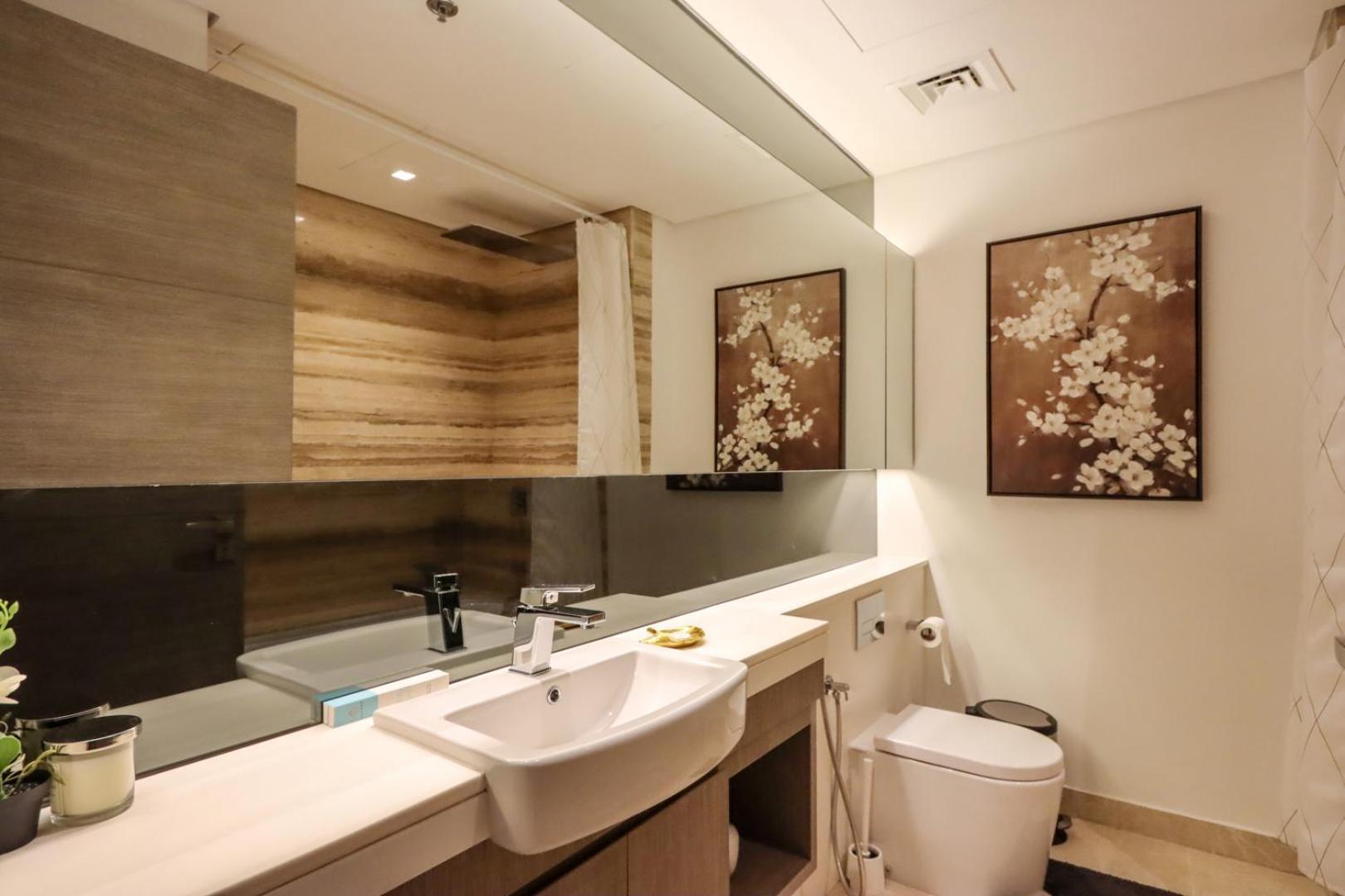 Livbnb- Modern Meets Comfort, With Balcony Apartment *