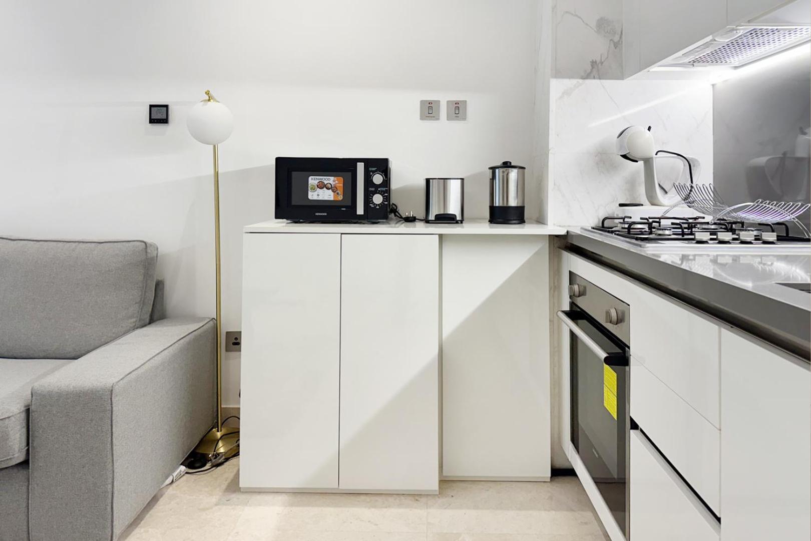 Livbnb- Modern Meets Comfort, With Balcony Apartment Dubai