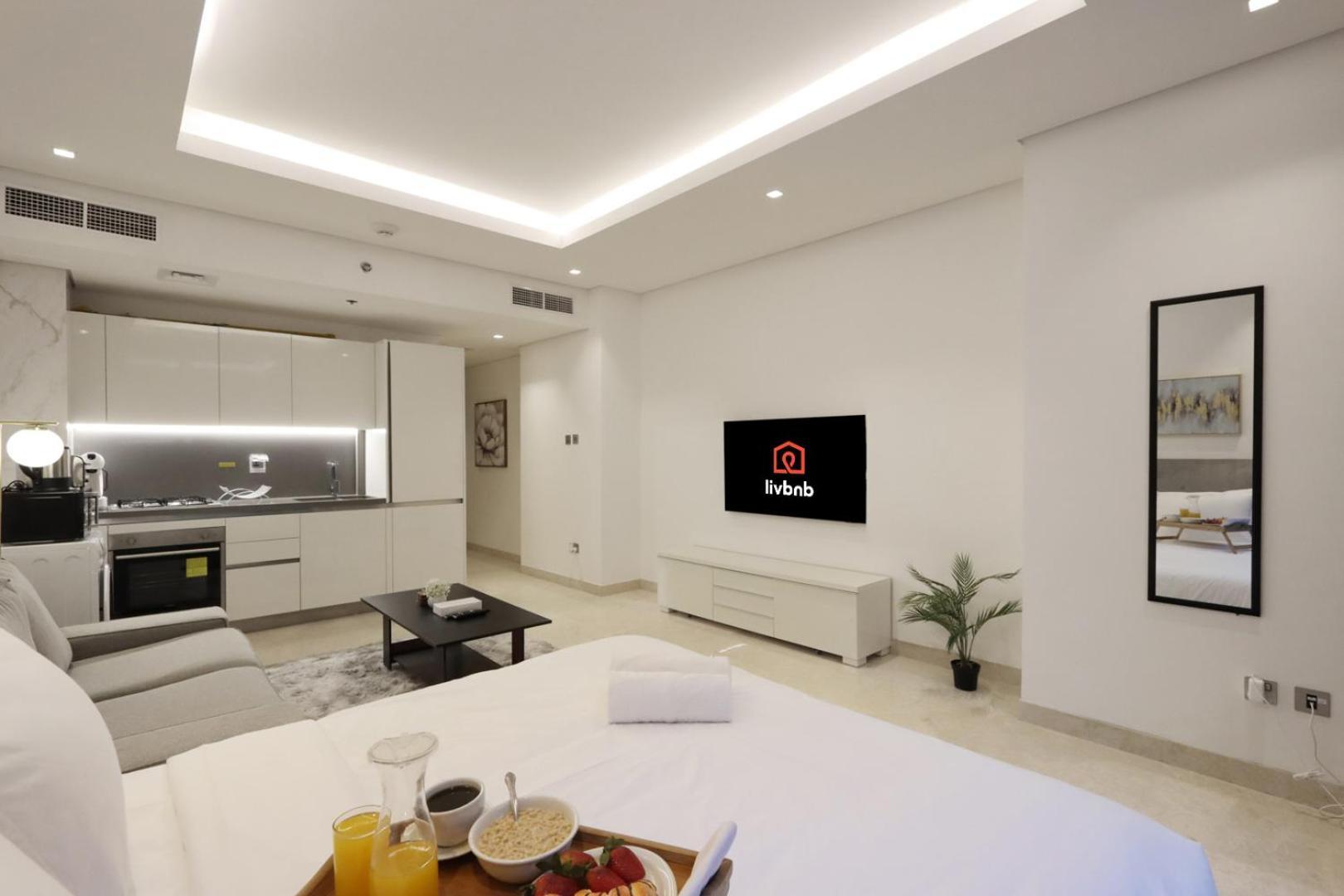 Livbnb- Modern Meets Comfort, With Balcony