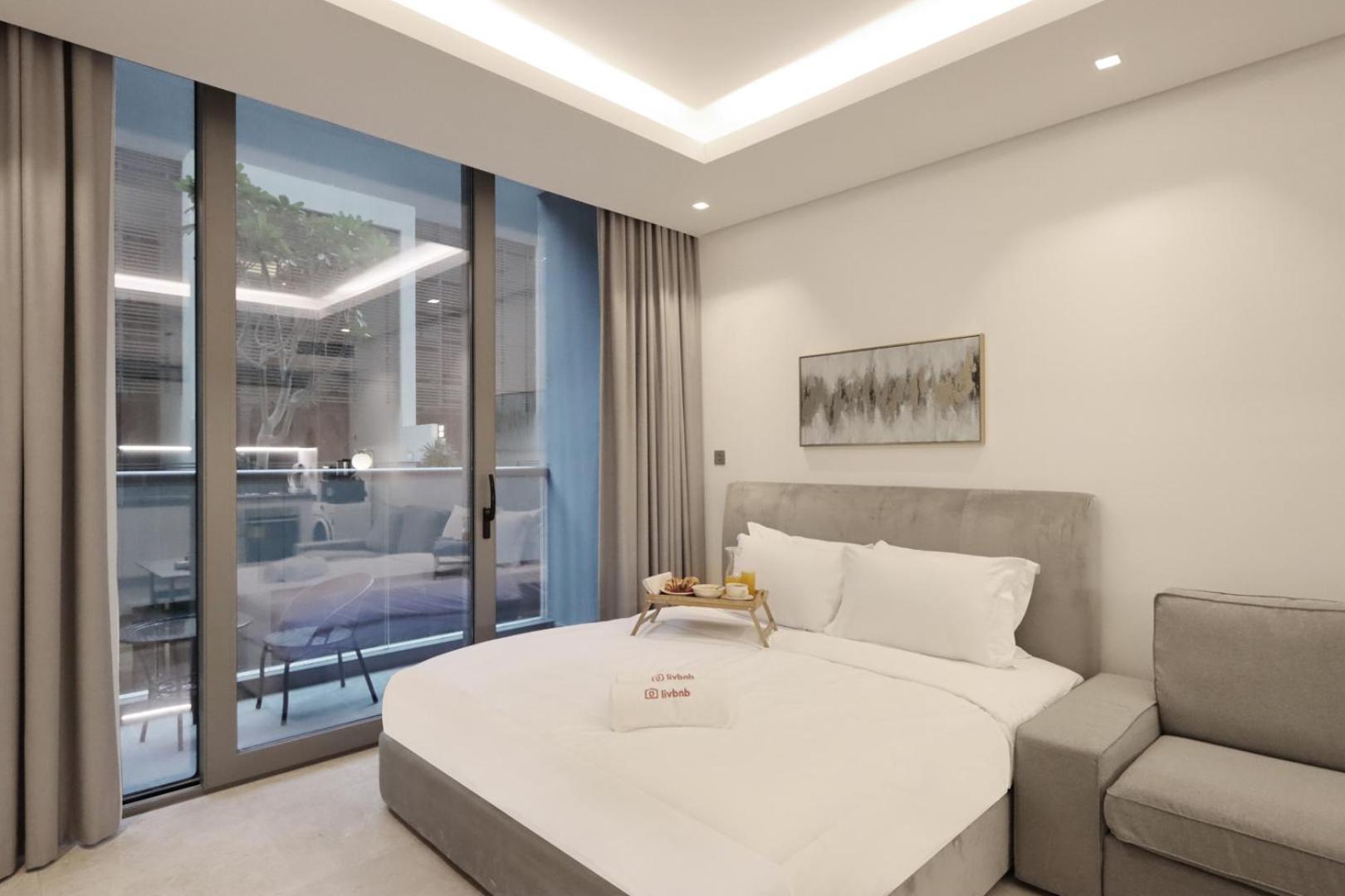 Livbnb- Modern Meets Comfort, With Balcony Apartment *