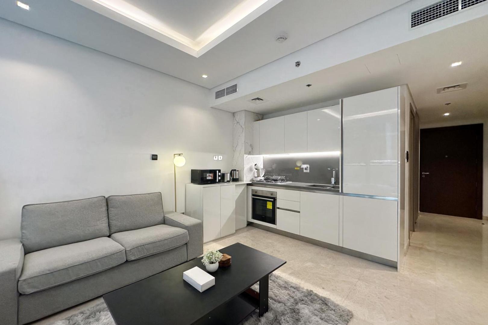 Apartment Livbnb- Modern Meets Comfort, With Balcony