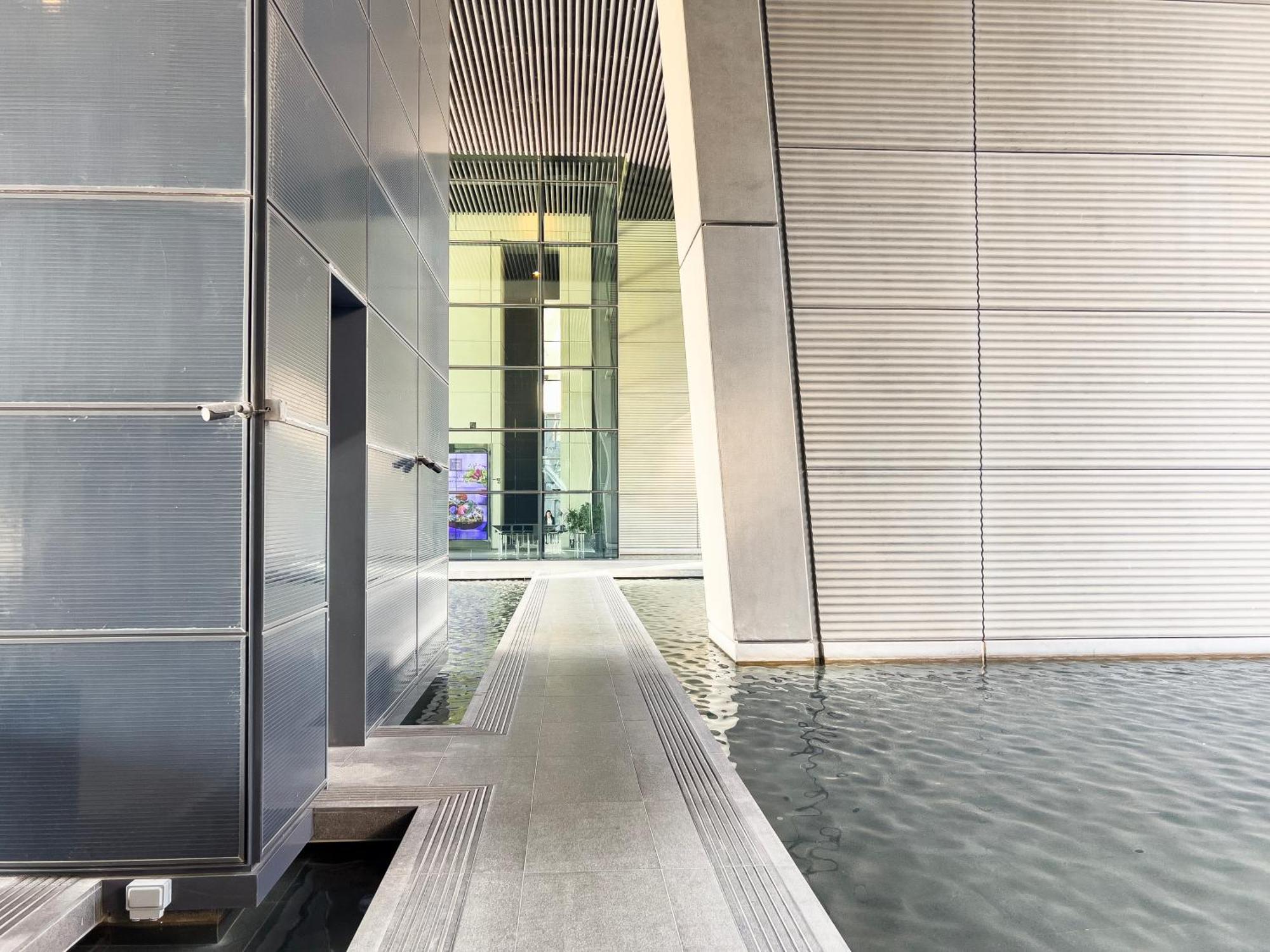 Elegant 1-bedroom Apartment, Full Burj Khalifa & Downtown Views * Dubai