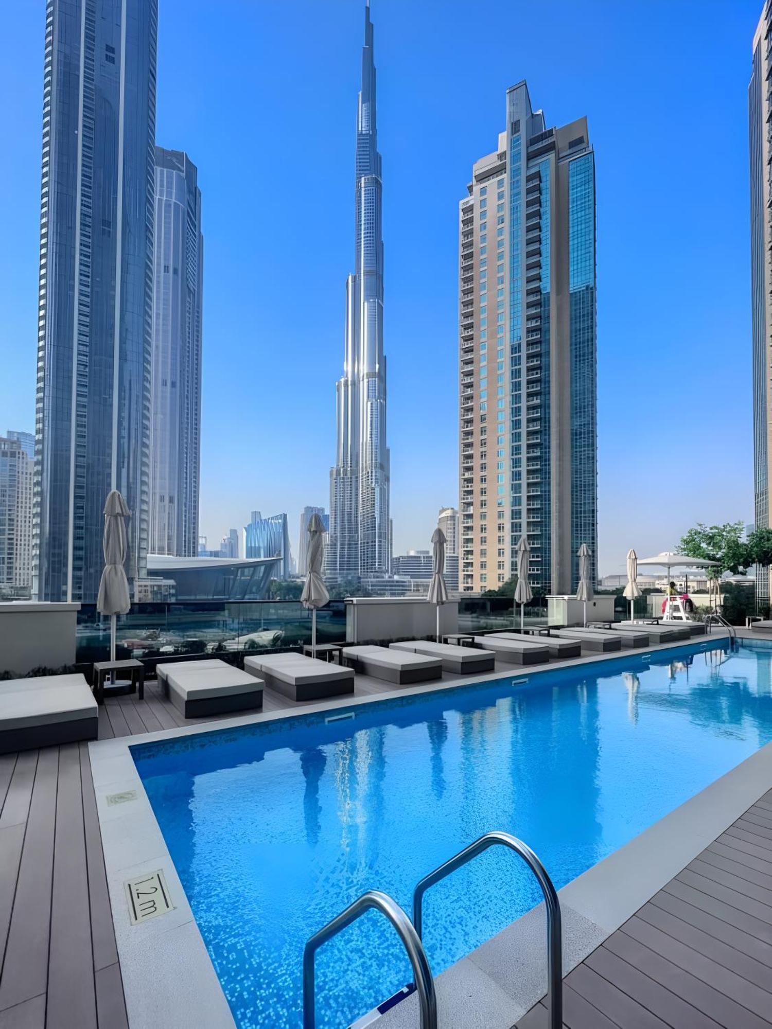 Apartment Expansive 7-bed Overlooking Burj & Fountains *