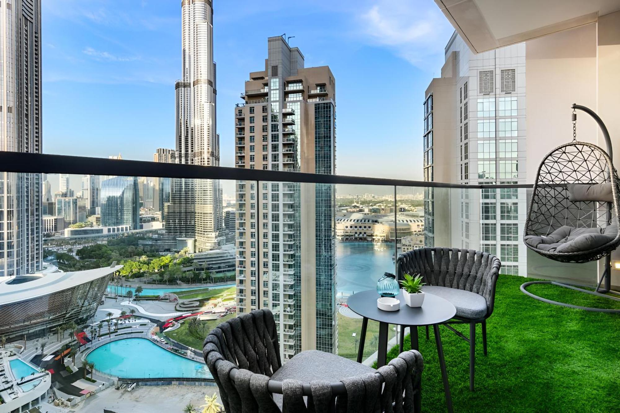 Expansive 7-bed Overlooking Burj & Fountains *