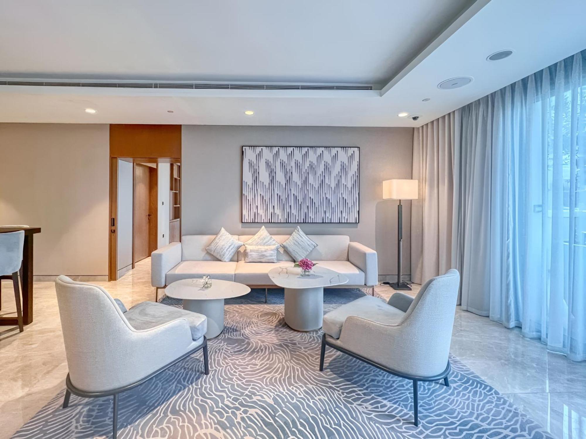 Expansive 7-bed Overlooking Burj & Fountains * Dubai