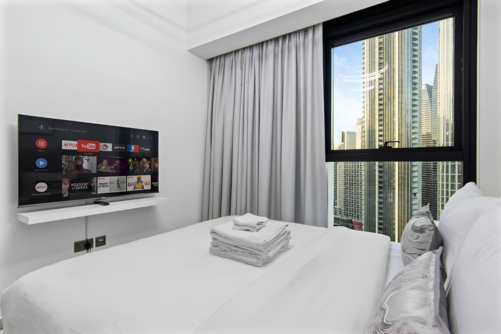 Expansive 7-bed Overlooking Burj & Fountains Dubai