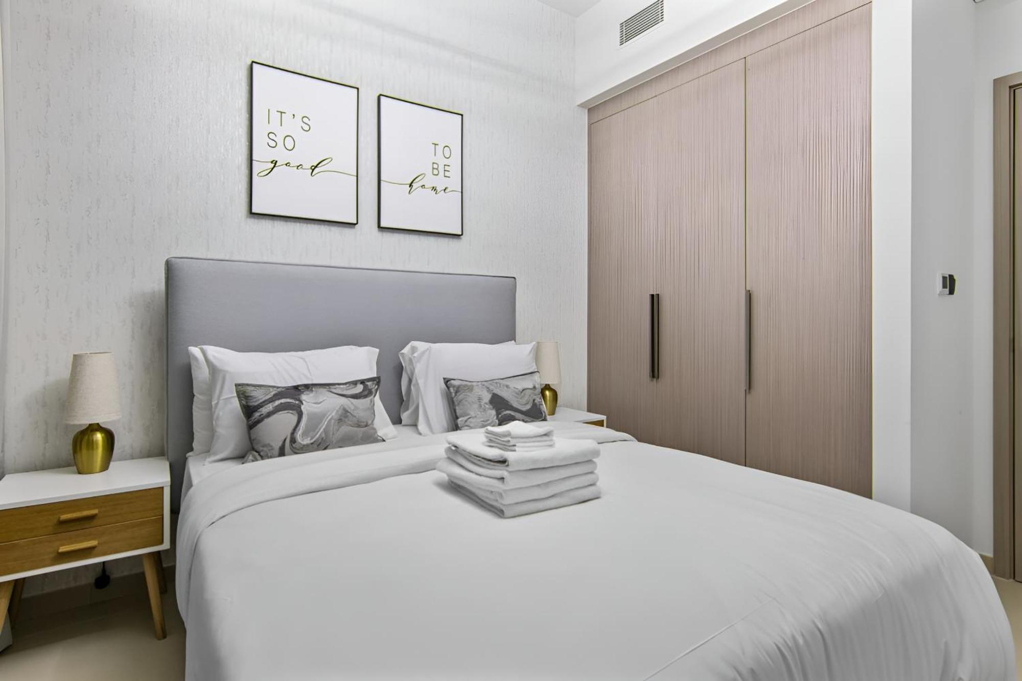 Apartment Expansive 7-bed Overlooking Burj & Fountains *