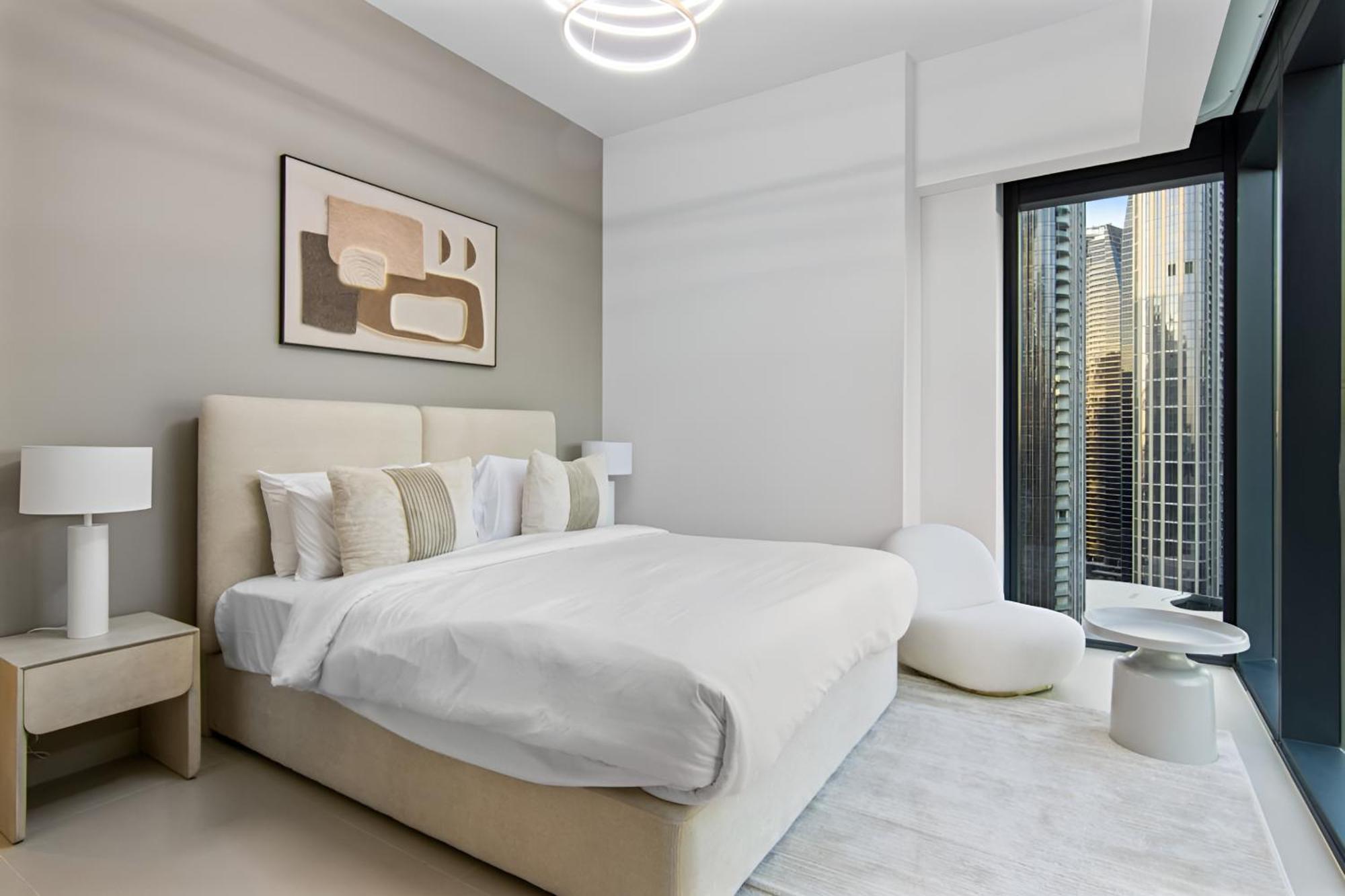 Expansive 7-bed Overlooking Burj & Fountains Apartment *