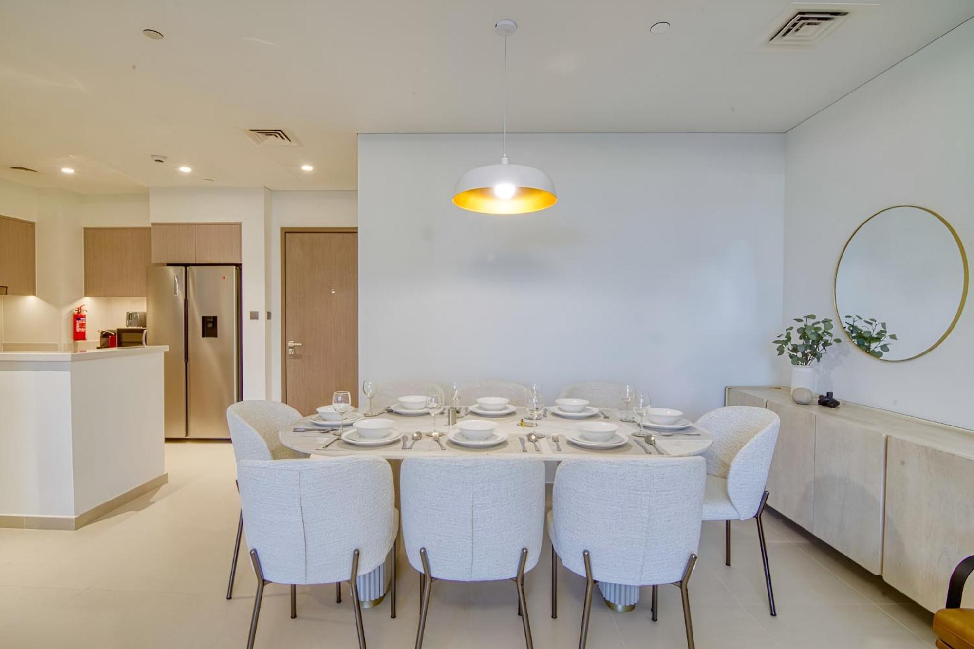 Expansive 7-bed Overlooking Burj & Fountains Apartment Dubai