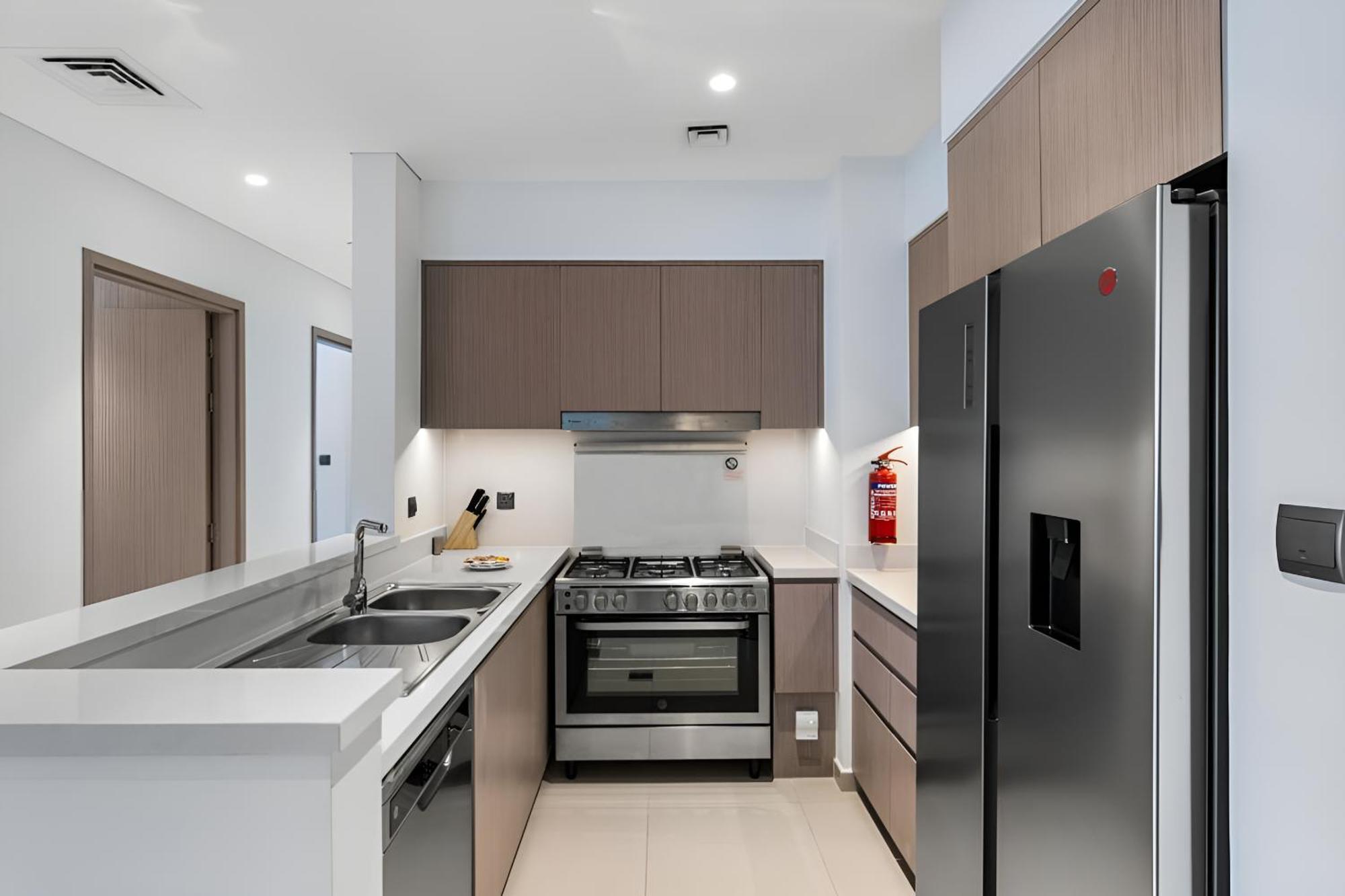 Expansive 7-bed Overlooking Burj & Fountains *