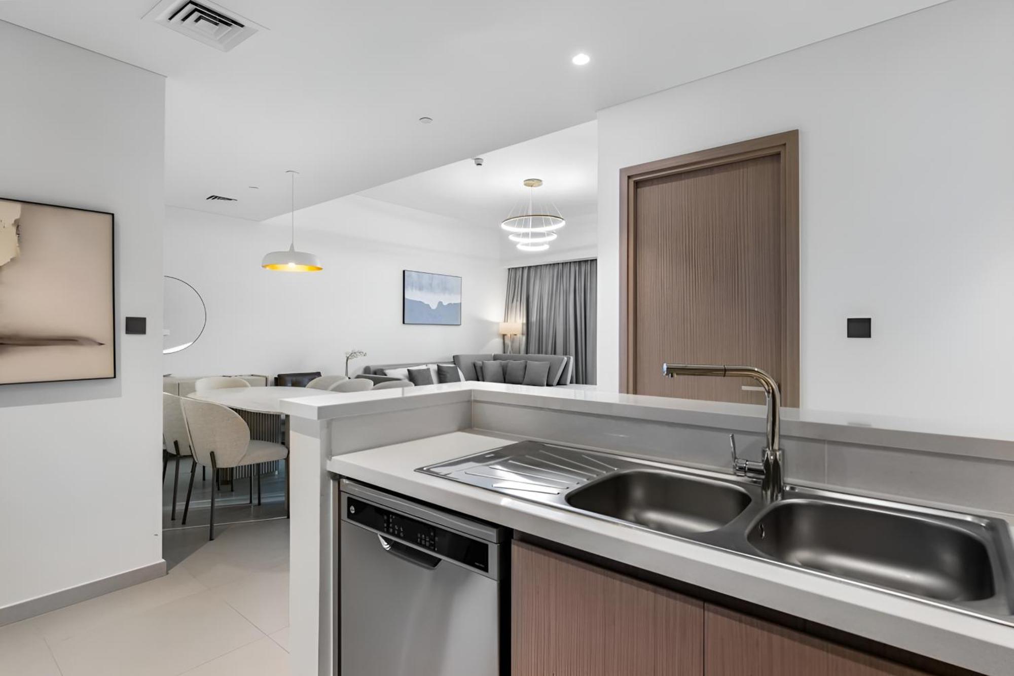 Expansive 7-bed Overlooking Burj & Fountains