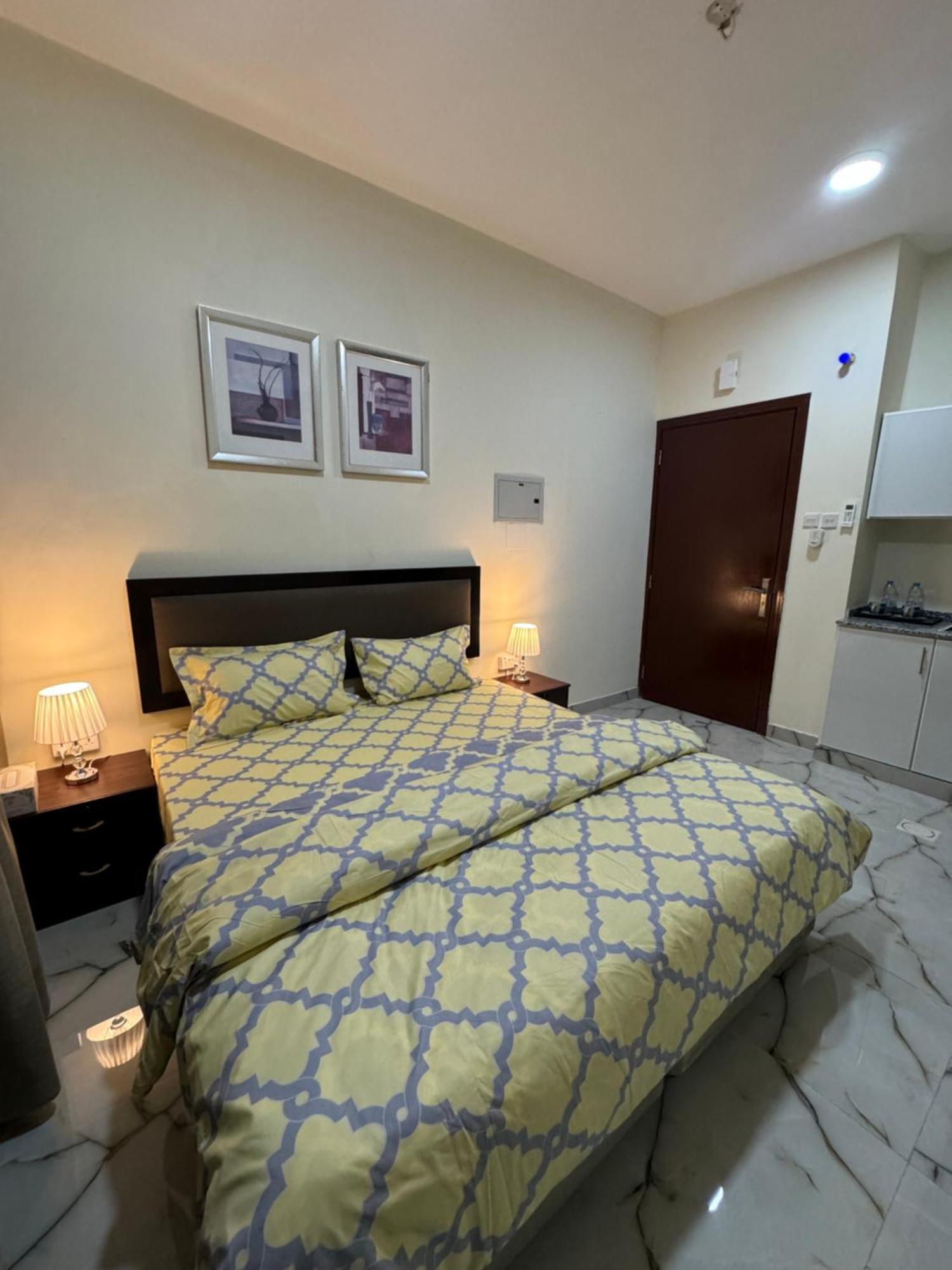Brand New Independent Near Union Metro Station *