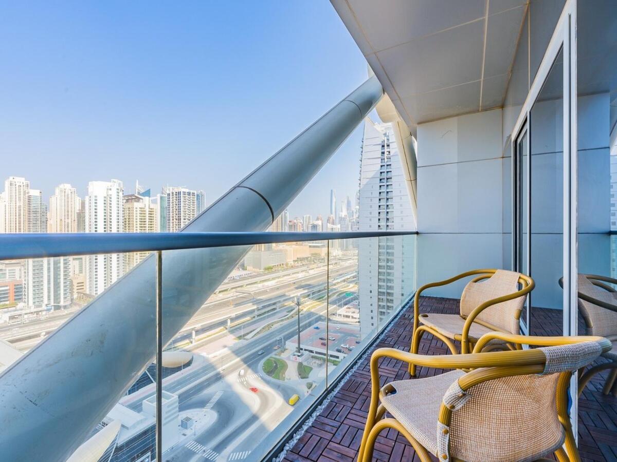Apartment King Bed - Near Metro - Pool - Fast Wifi *