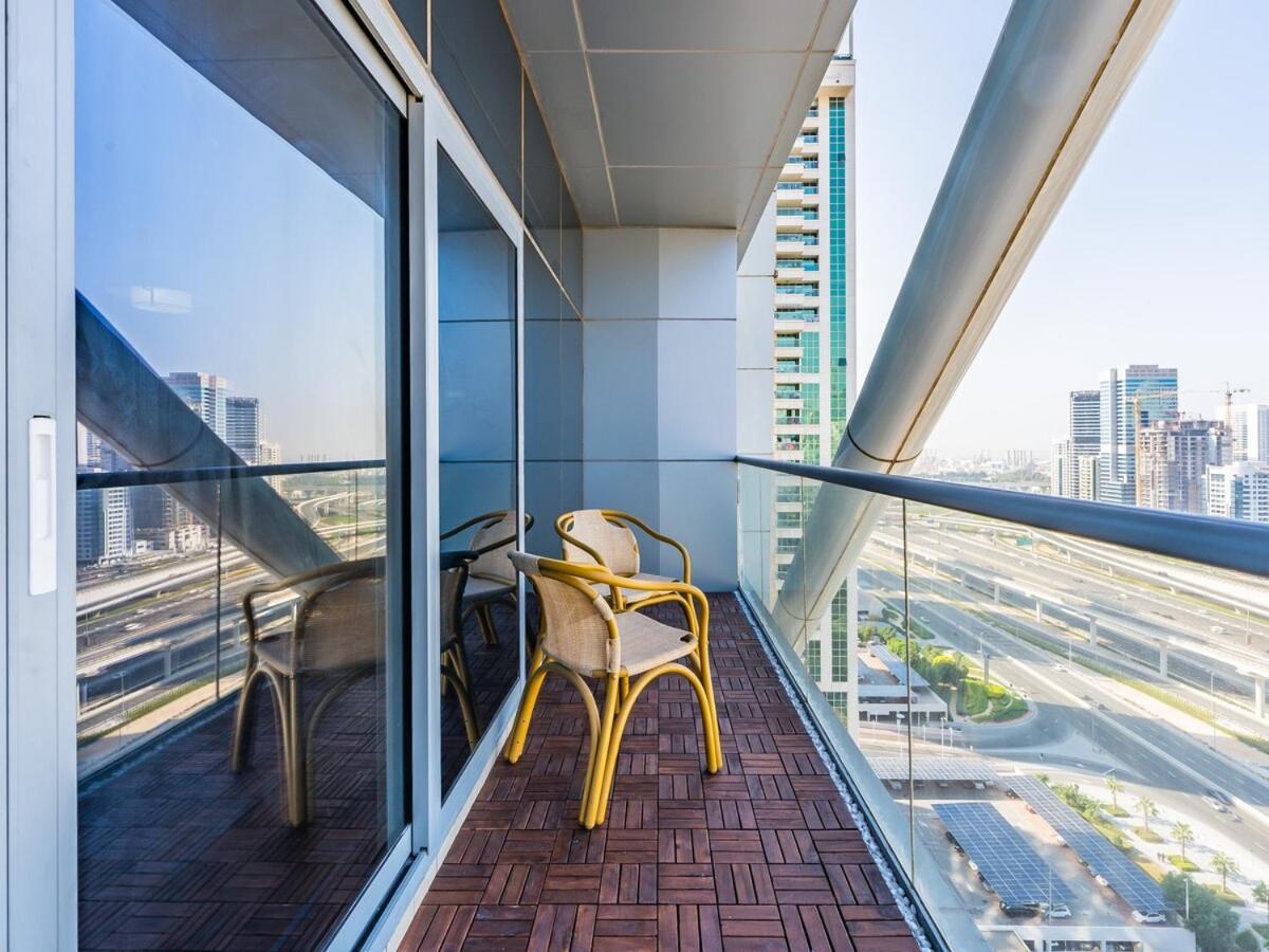 Apartment King Bed - Near Metro - Pool - Fast Wifi