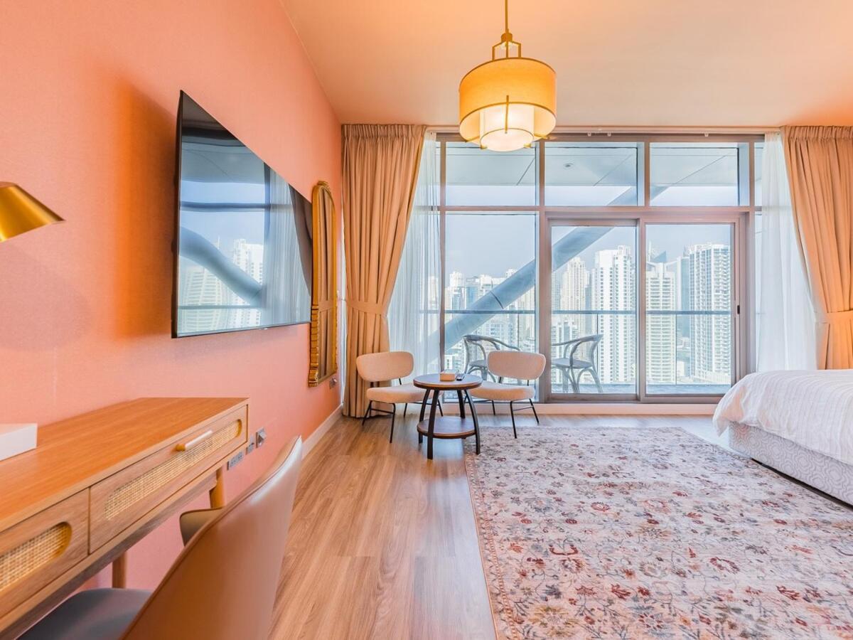 Apartment King Bed - Near Metro - Pool - Fast Wifi