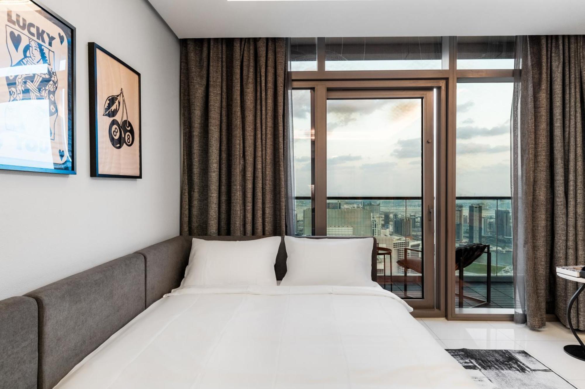 Sky-high 2br - Infinity Pool & Burj Khalifa Views Apartment *