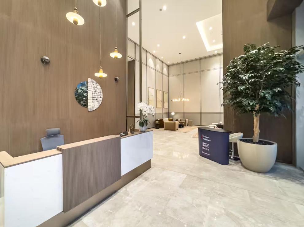Downtown Luxe 1br Steps From Burj Khalifa & Opera Apartment Dubai