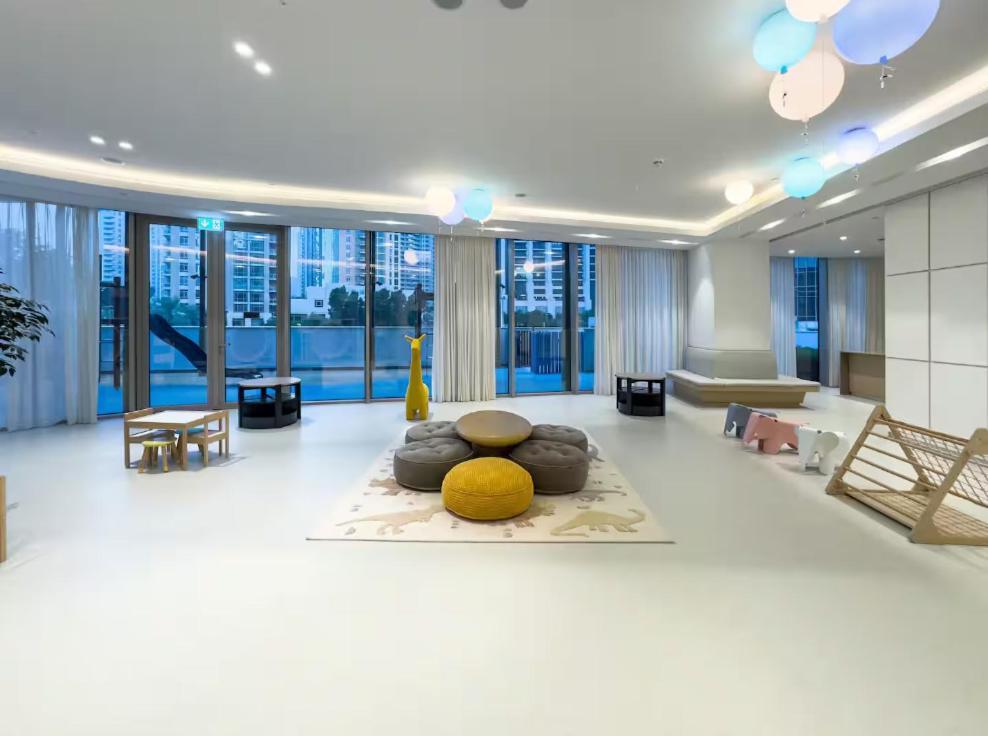 Downtown Luxe 1br Steps From Burj Khalifa & Opera Apartment
