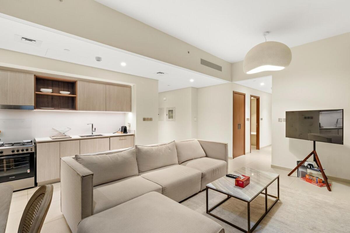 First Class 2br Refreshing Creek View Dubai
